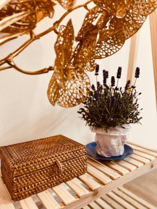 Lagom studio 18 - đẹp và yên bình, kế bên dinh độc lâp, nhà thờ Đức Bà, đường Nguyễn Du, phường Bến Nghé, Quận 1