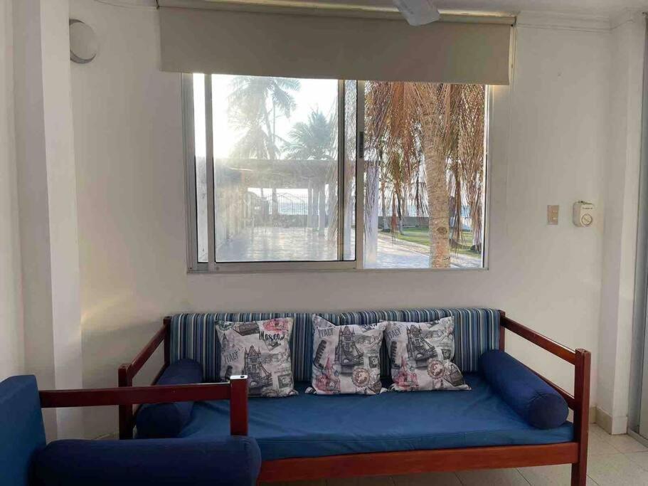 Cabaña #11 frente al mar en Coveñas - Tercera Encenada - Conjunto con piscina