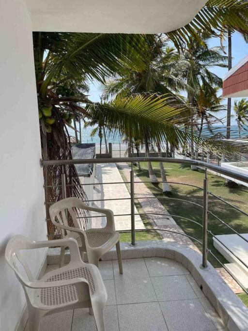 Cabaña #11 frente al mar en Coveñas - Tercera Encenada - Conjunto con piscina