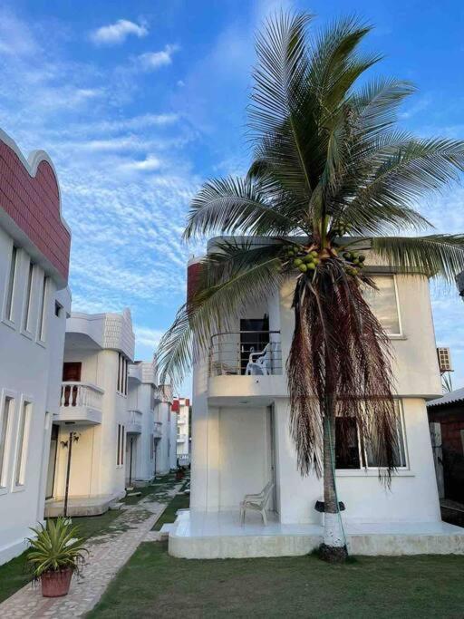 Cabaña #11 frente al mar en Coveñas - Tercera Encenada - Conjunto con piscina