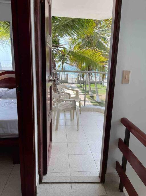 Cabaña #11 frente al mar en Coveñas - Tercera Encenada - Conjunto con piscina
