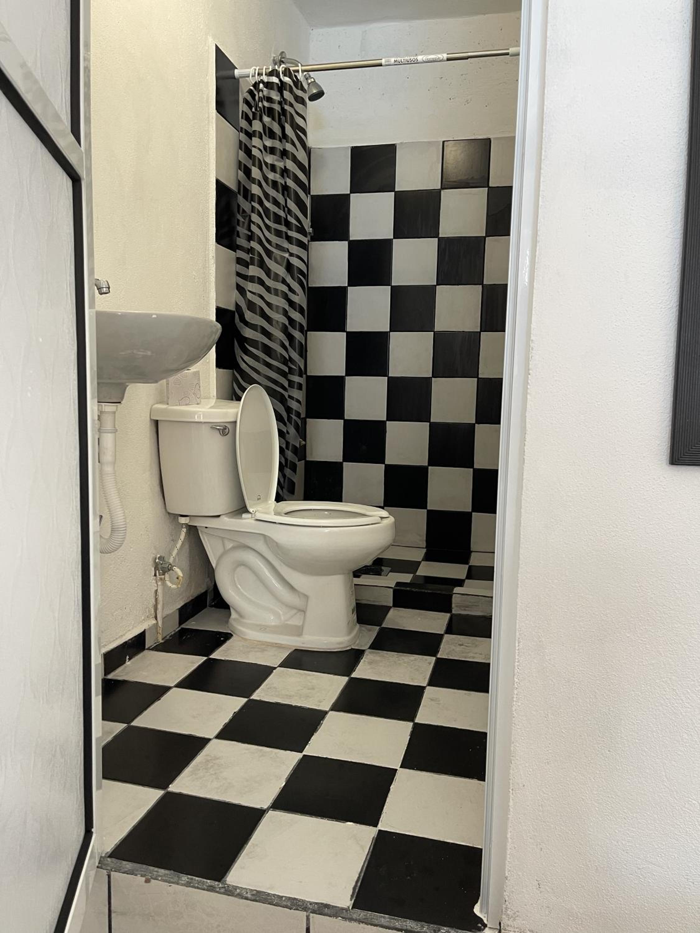 Casa Nova! PRIVATE BATHROOM AND ROOM