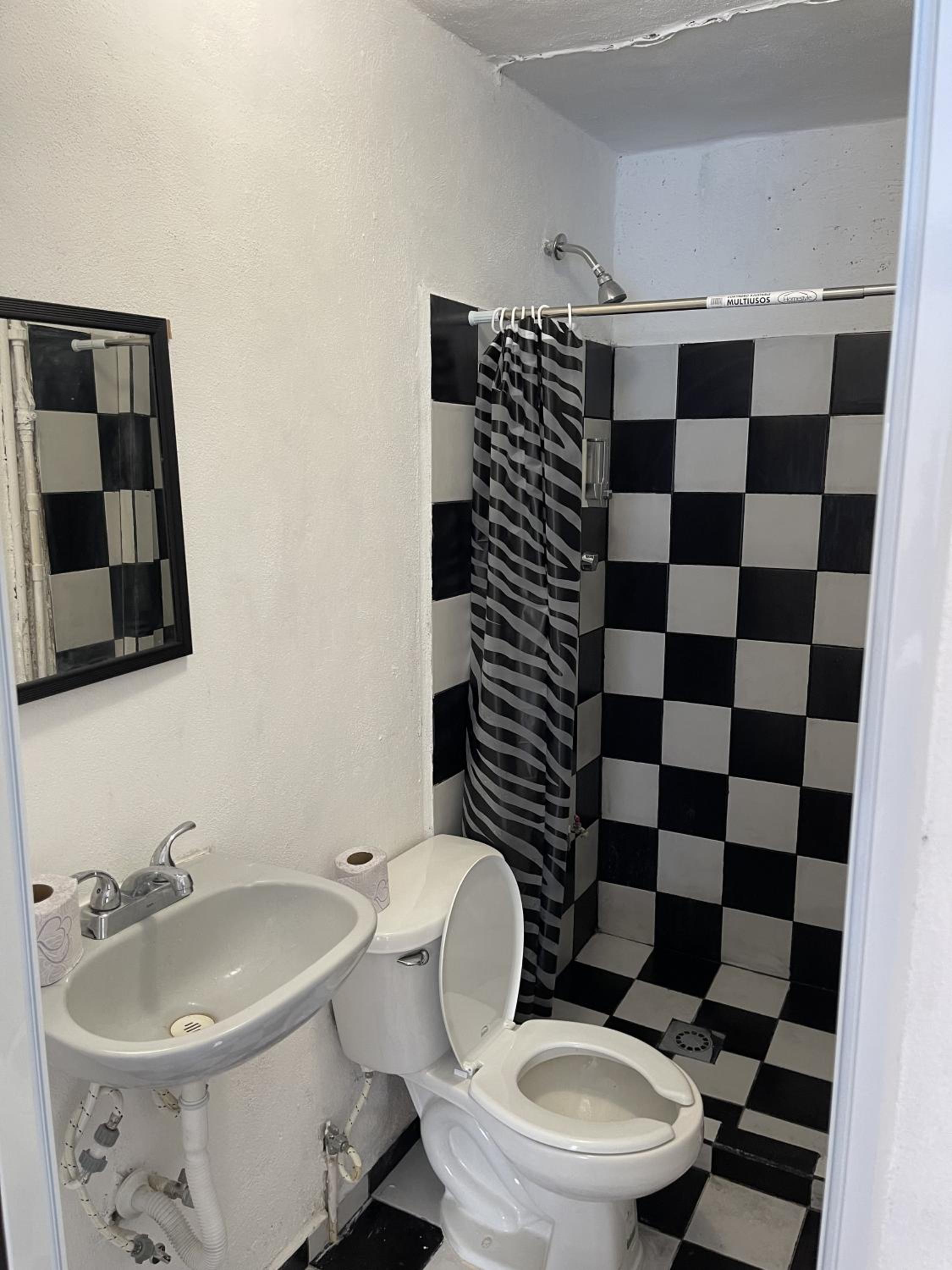 Casa Nova! PRIVATE BATHROOM AND ROOM
