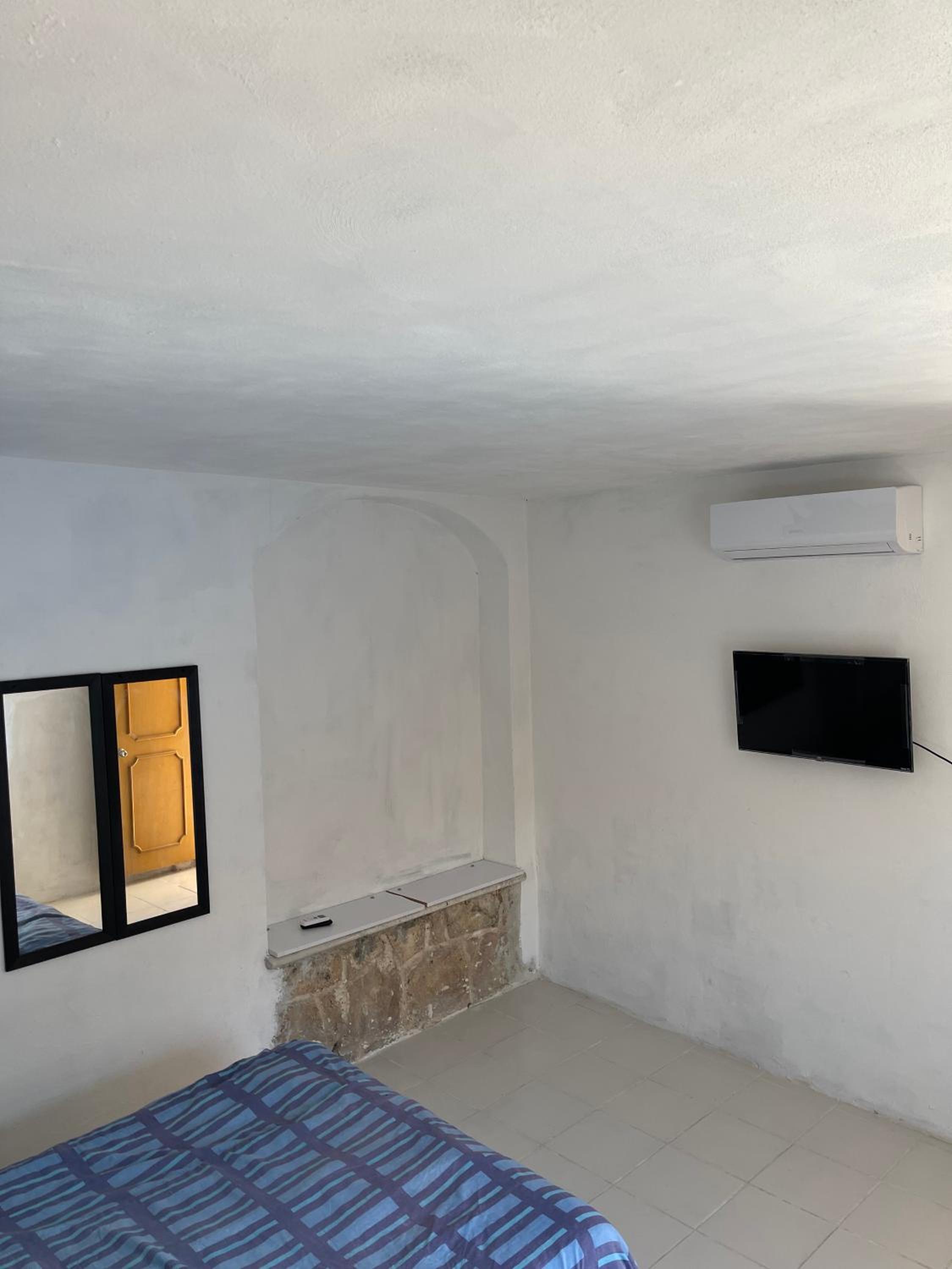 Casa Nova! PRIVATE BATHROOM AND ROOM