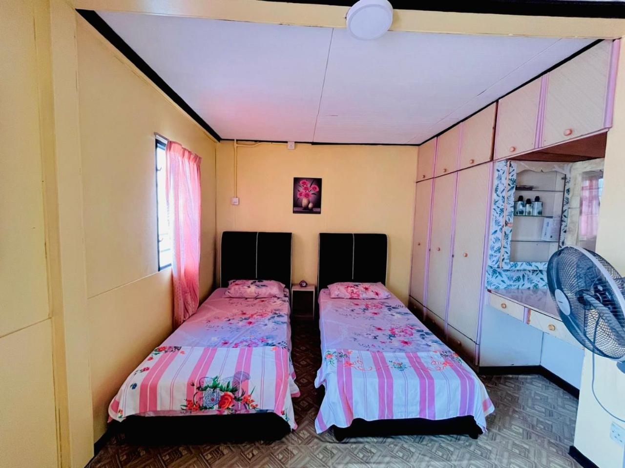 Halim's Rumah Singgah Mxslim only