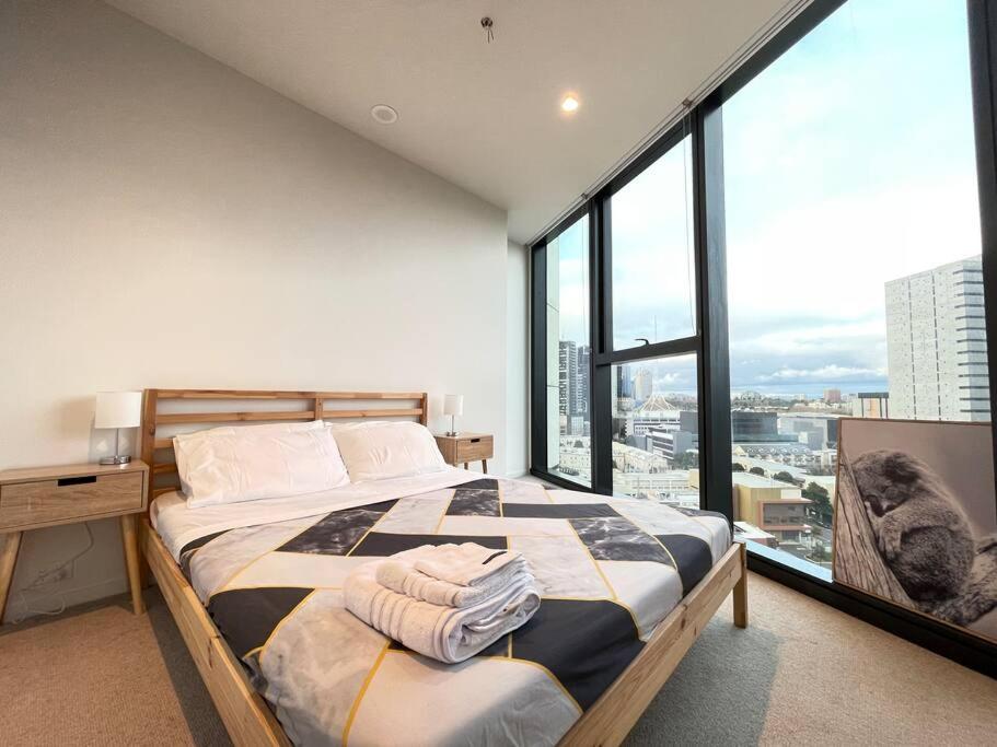 City View Luxury 3 Bedroom Apartment-Free Car Park
