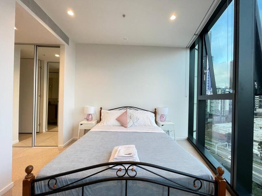 City View Luxury 3 Bedroom Apartment-Free Car Park