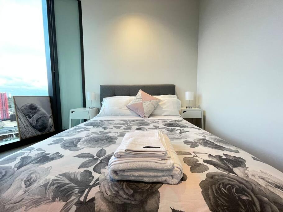 City View Luxury 3 Bedroom Apartment-Free Car Park