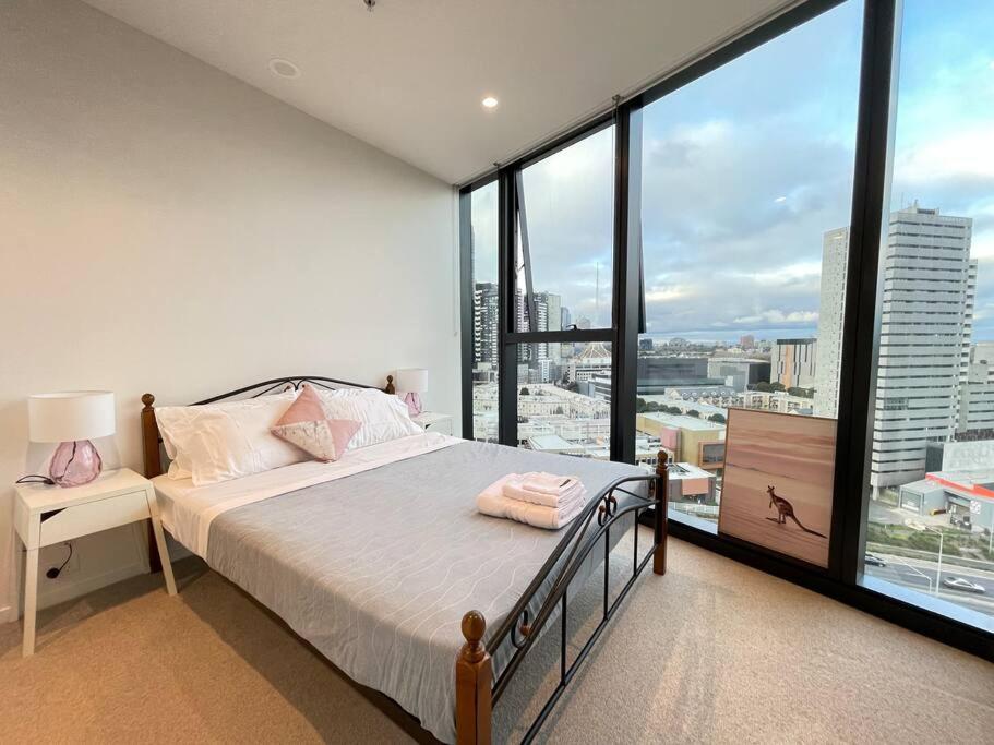 City View Luxury 3 Bedroom Apartment-Free Car Park