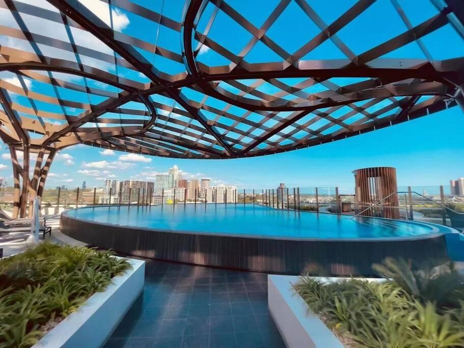 City View Luxury 3 Bedroom Apartment-Free Car Park