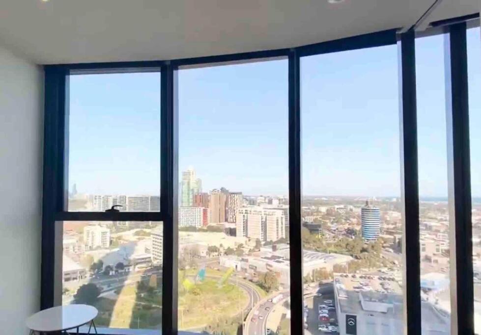 City View Luxury 3 Bedroom Apartment-Free Car Park