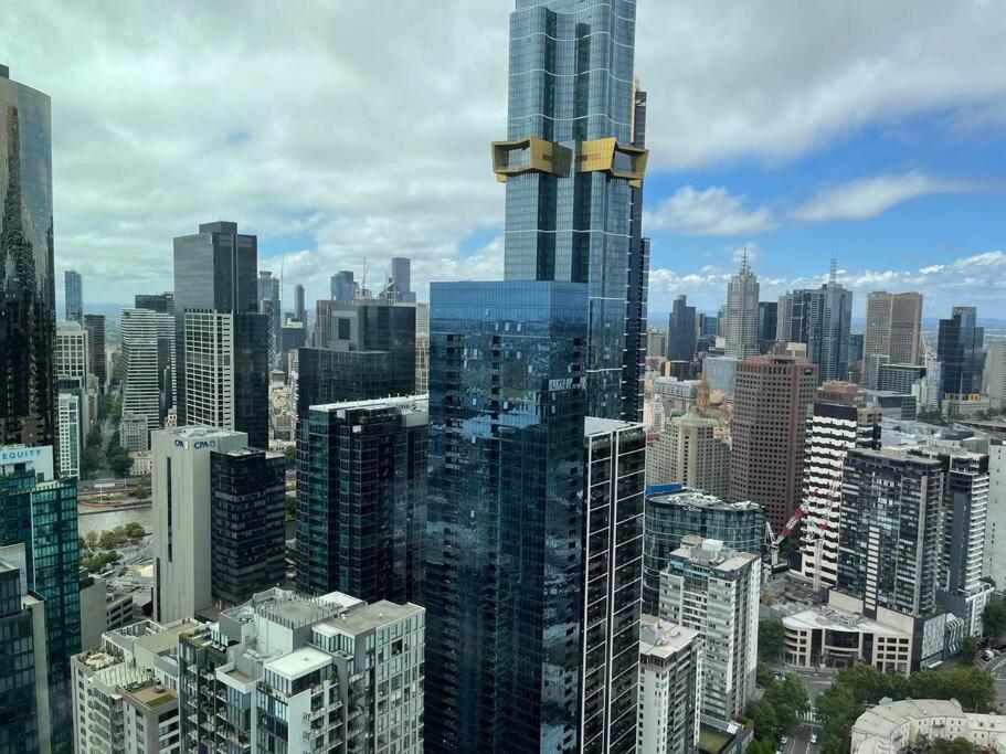 City View Luxury 3 Bedroom Apartment-Free Car Park