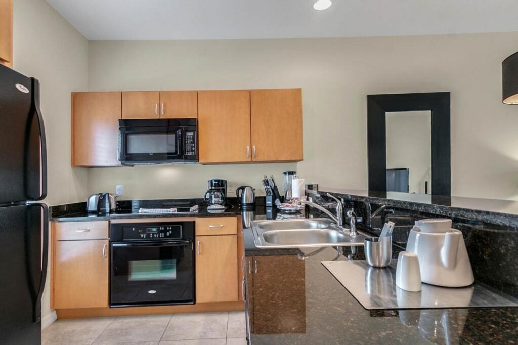 ENCHANTING ESCAPE - 2 BEDROOMS NEAR DISNEY! (3018) view 3