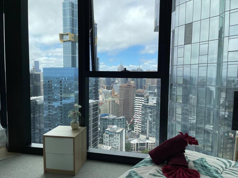 Experience Luxury at Southbank’s Newest Apt w/ City View