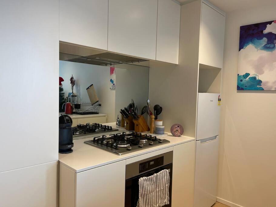 Experience Luxury at Southbank’s Newest Apt w/ City View