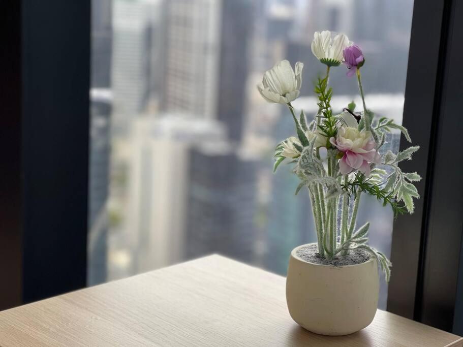 Experience Luxury at Southbank’s Newest Apt w/ City View