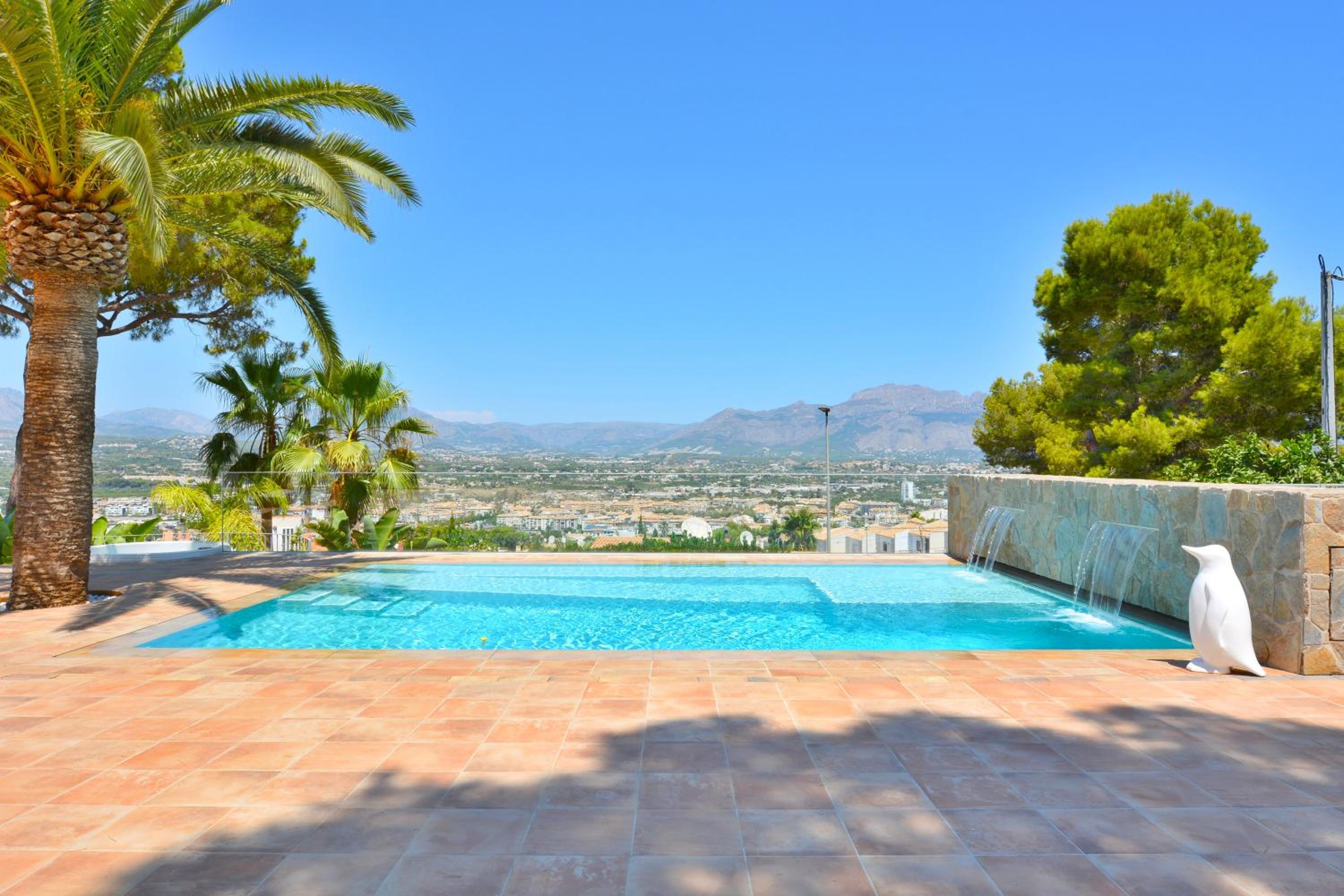 Villa Alegria by NRAS photo 4