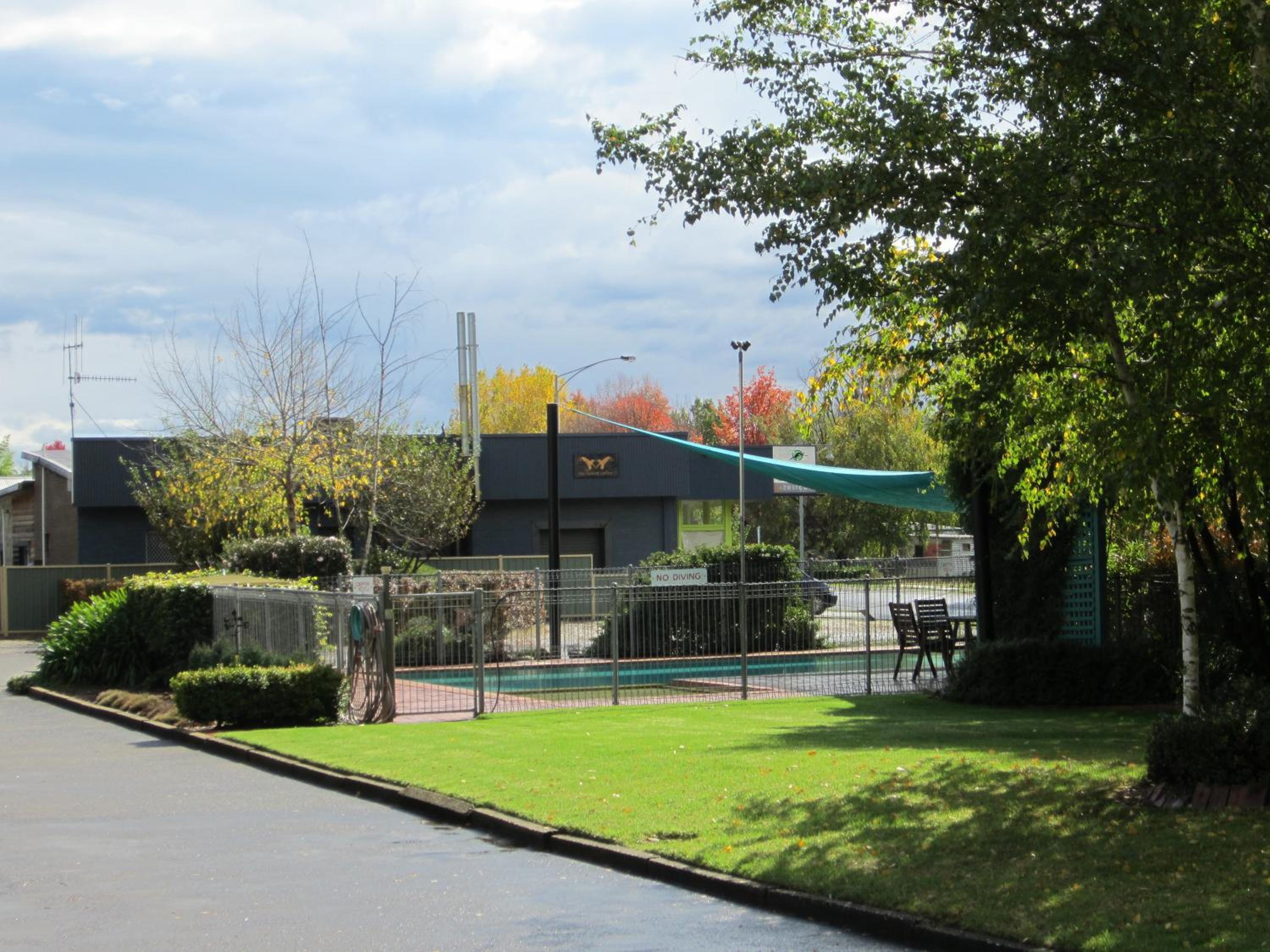 Hotel Snowgum Motel - Image 1