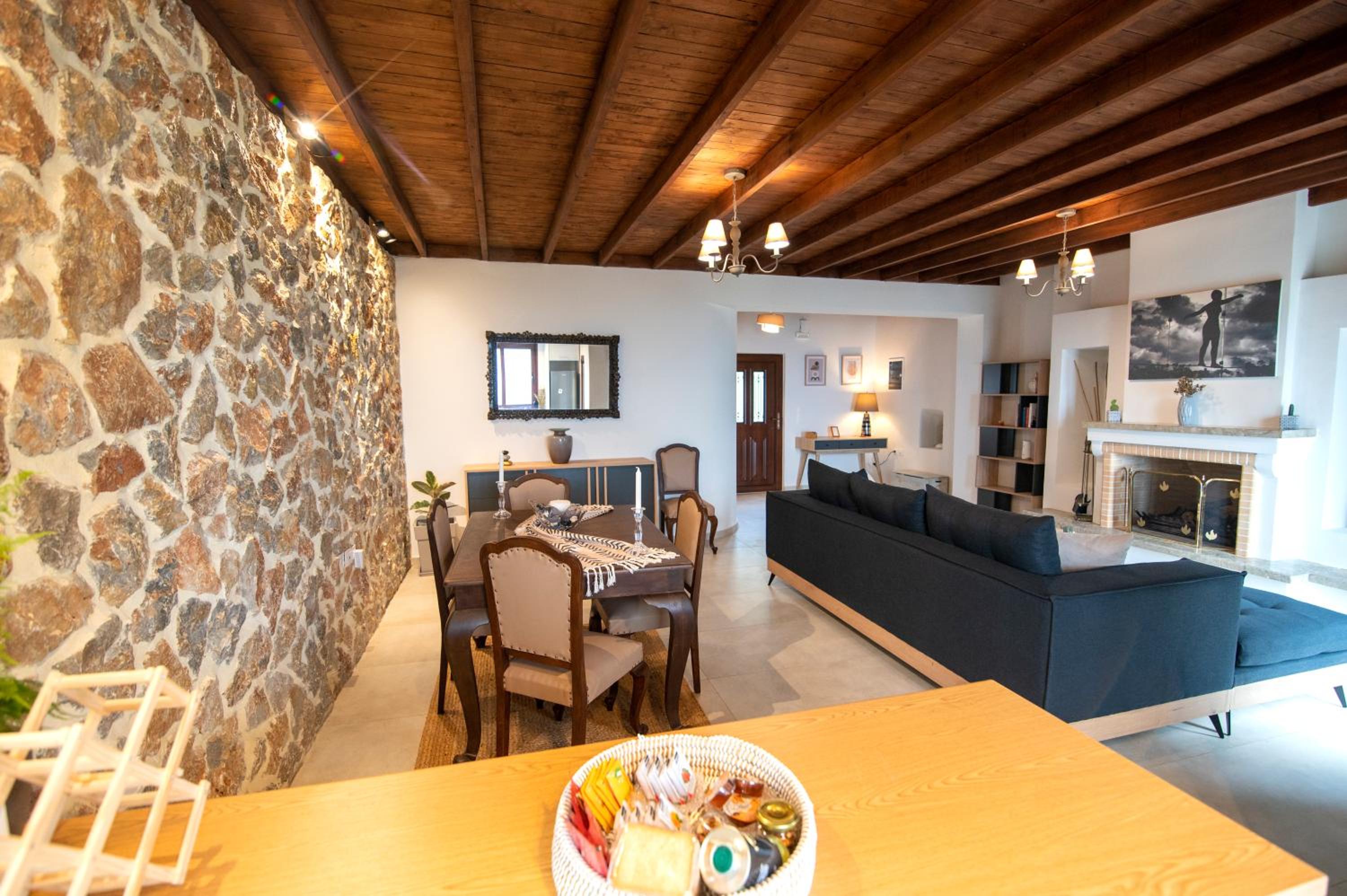 DIMIS ASOMATOS HOMES