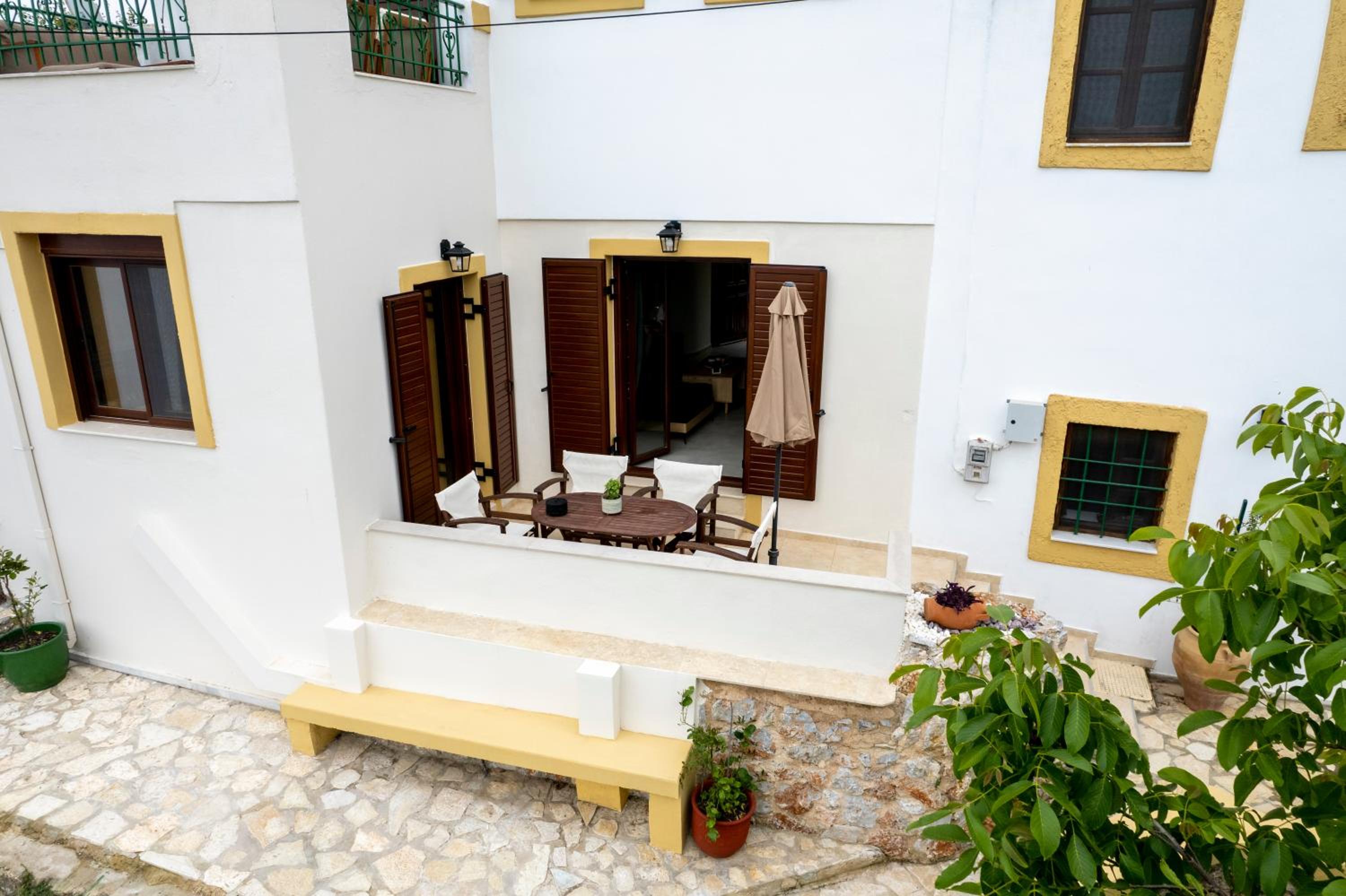 DIMIS ASOMATOS HOMES