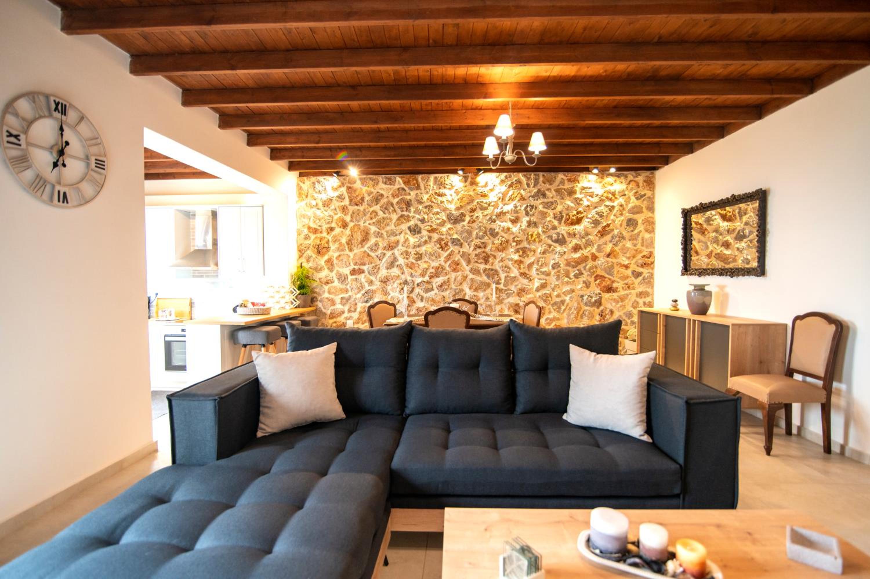 DIMIS ASOMATOS HOMES