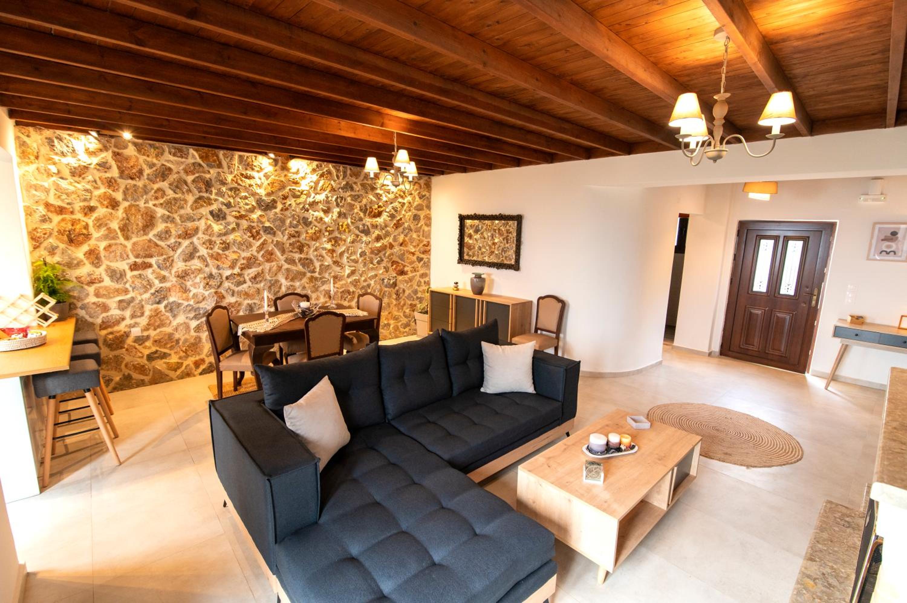 DIMIS ASOMATOS HOMES