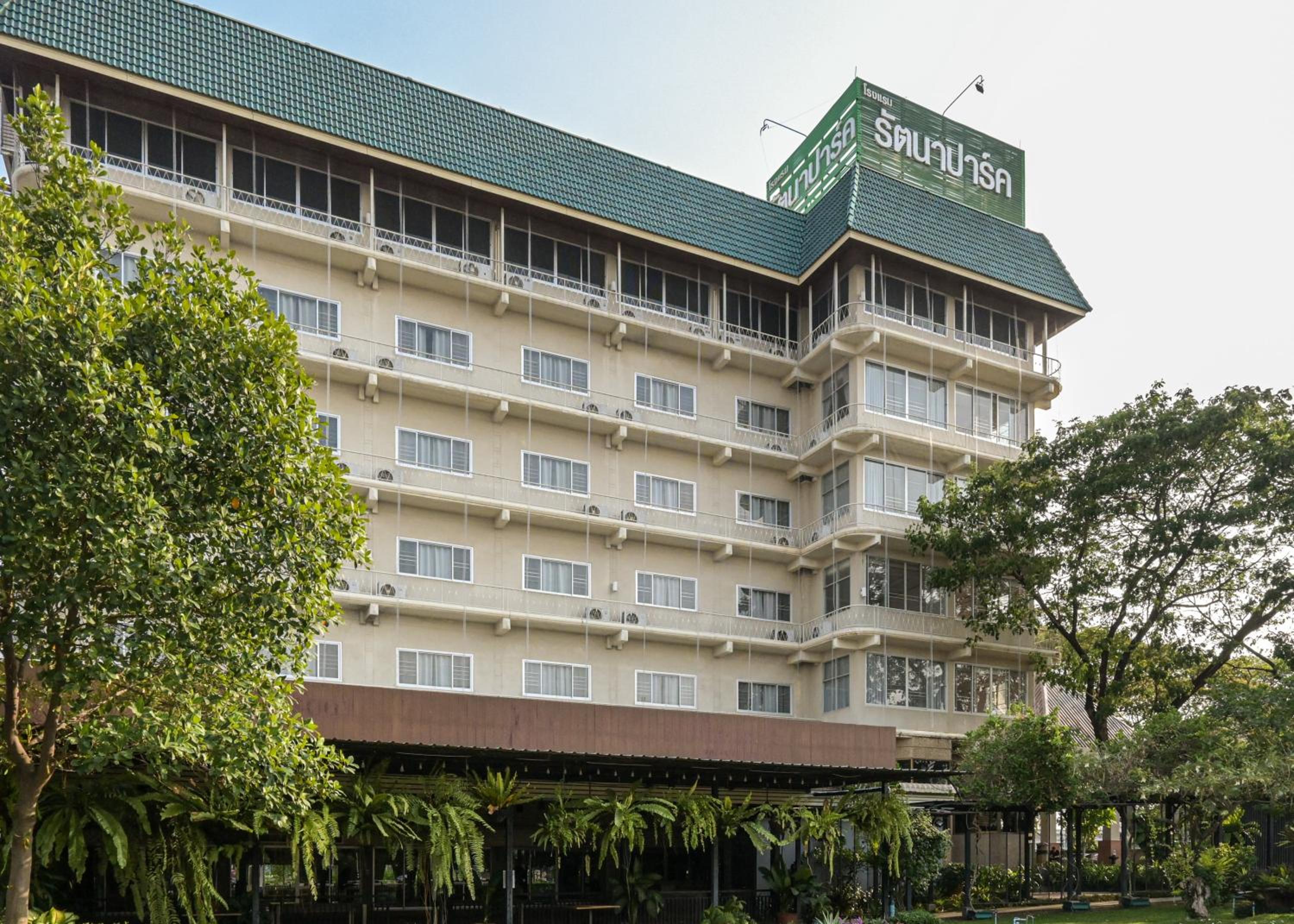 Rattana Park Hotel