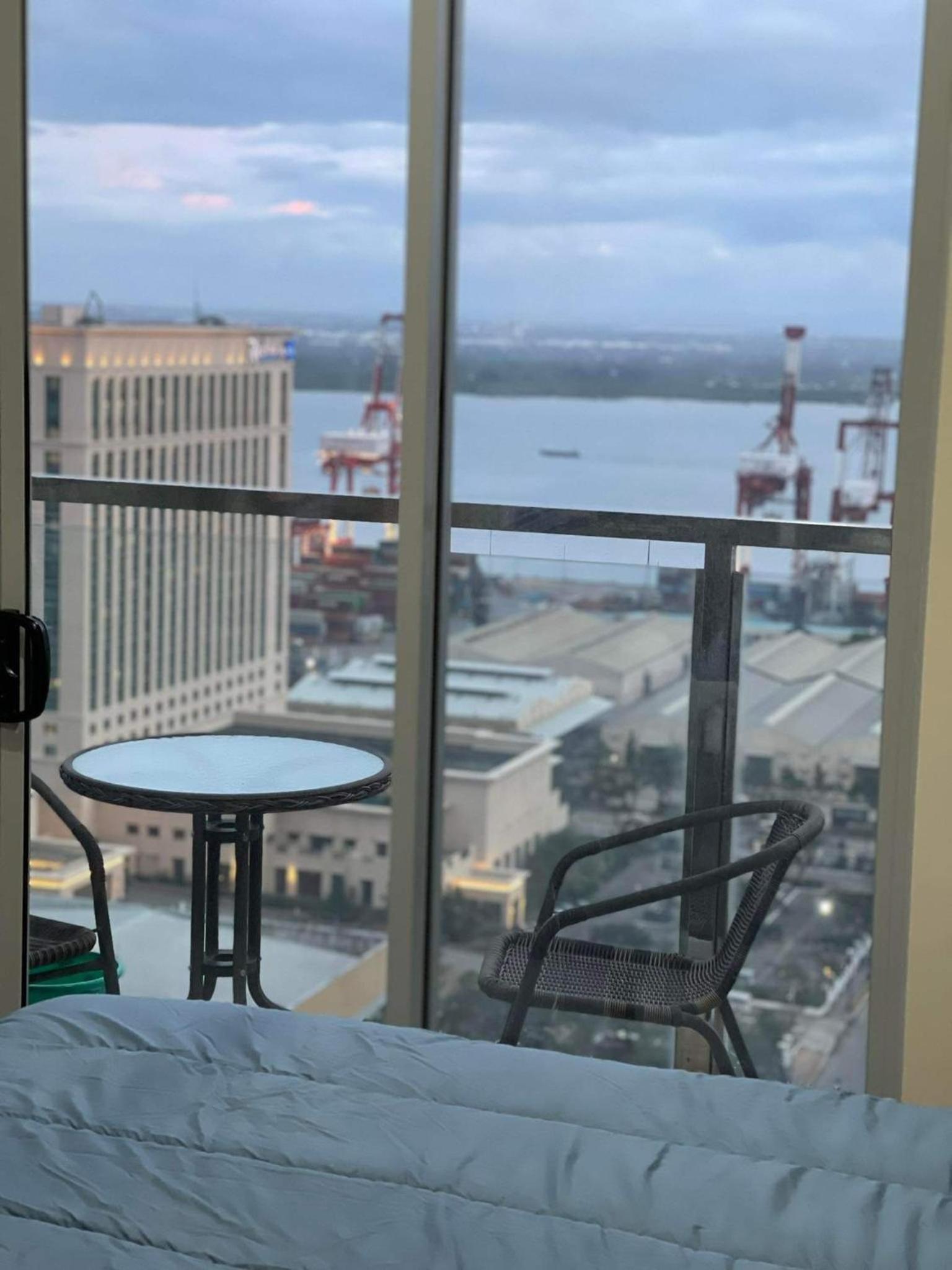 Bay View Apartment Sunvida Tower 29 SM City view 2