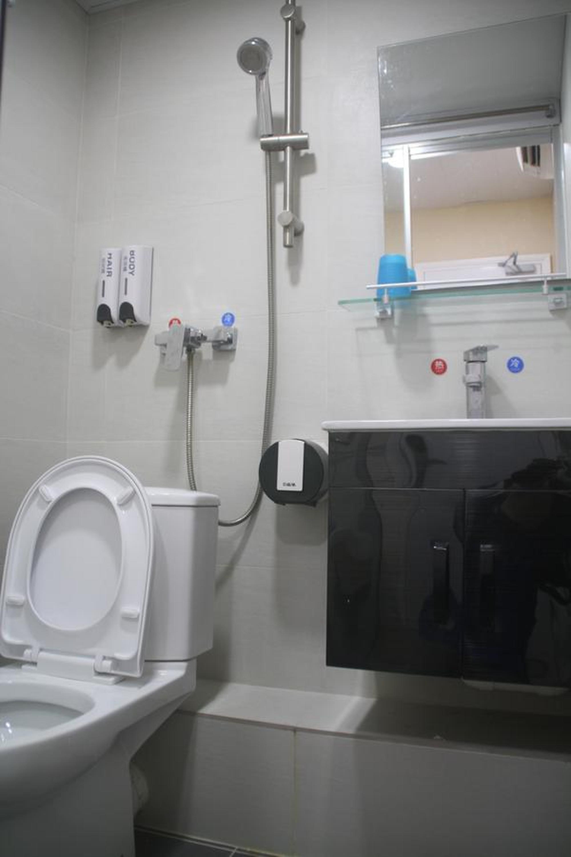 K & B Hostel