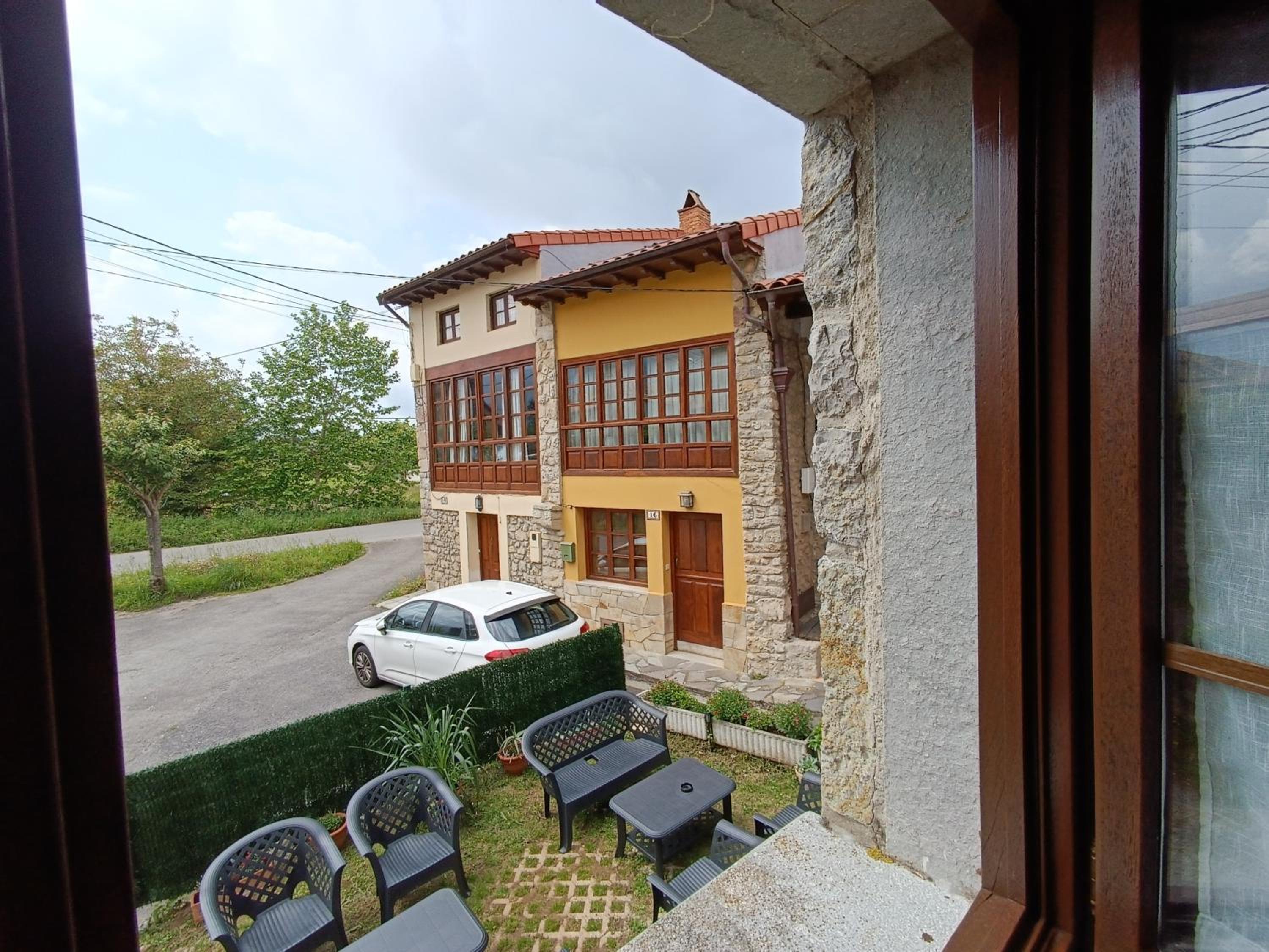 Apartamentos MinusKa con jardin y a tan solo 10 min andando a Llanes