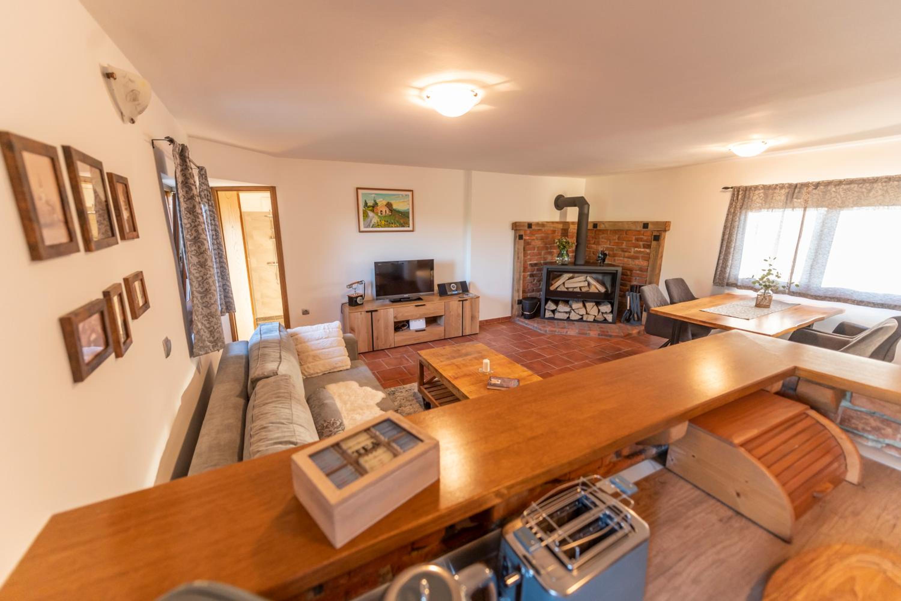 Hill Cottage Haloze view 5