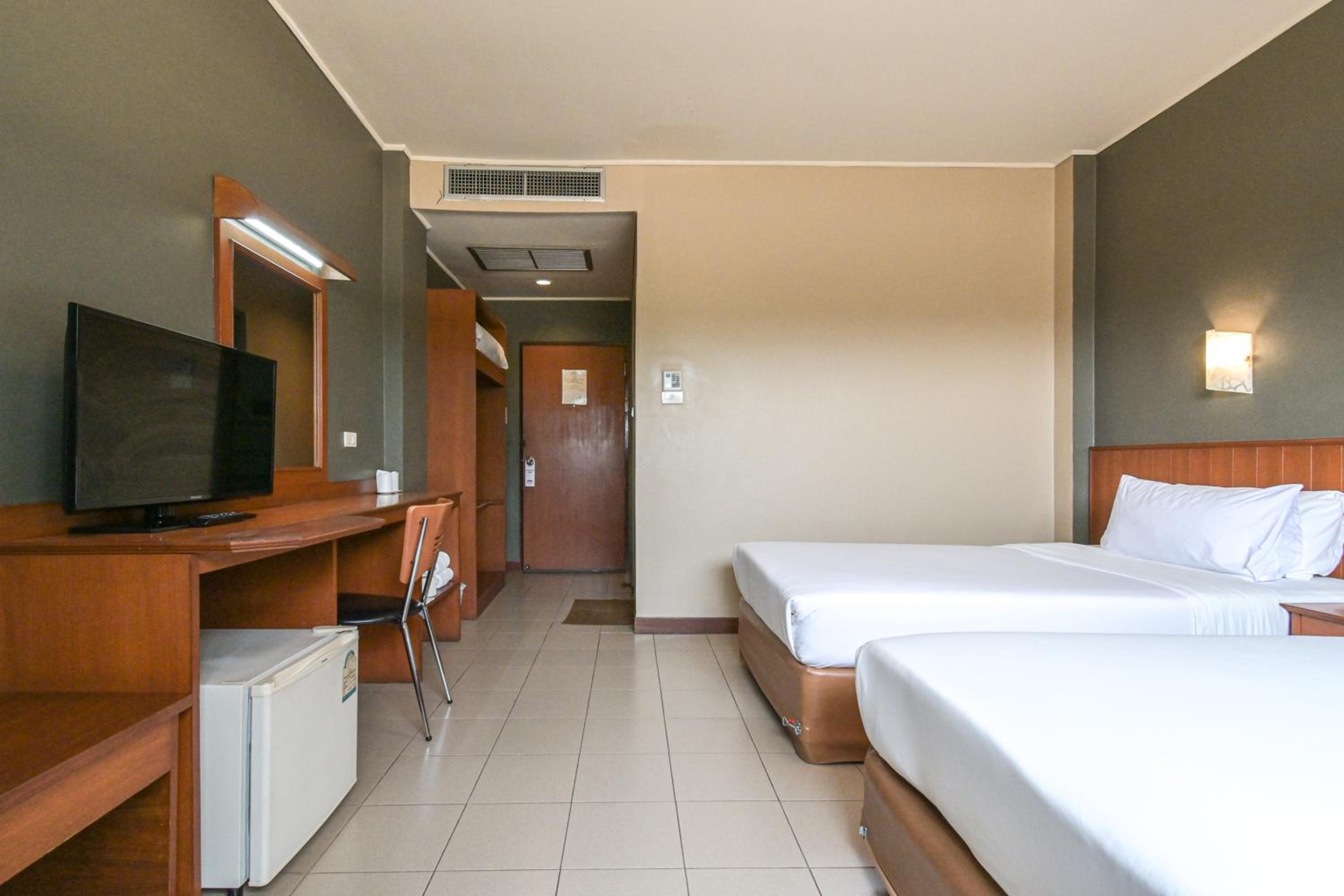 Rattana Park Hotel
