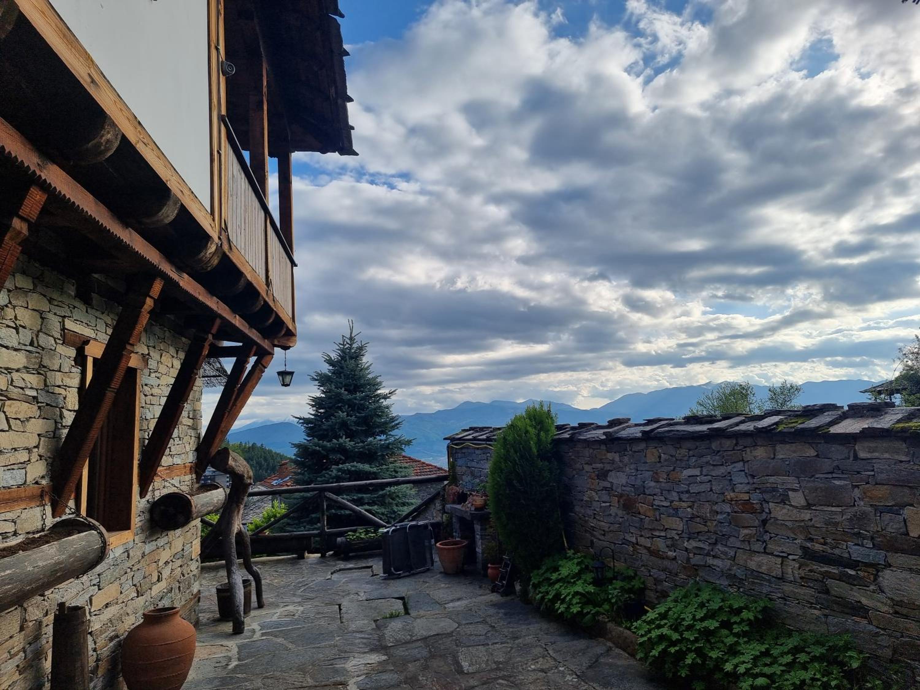 Leshten Valentin's House