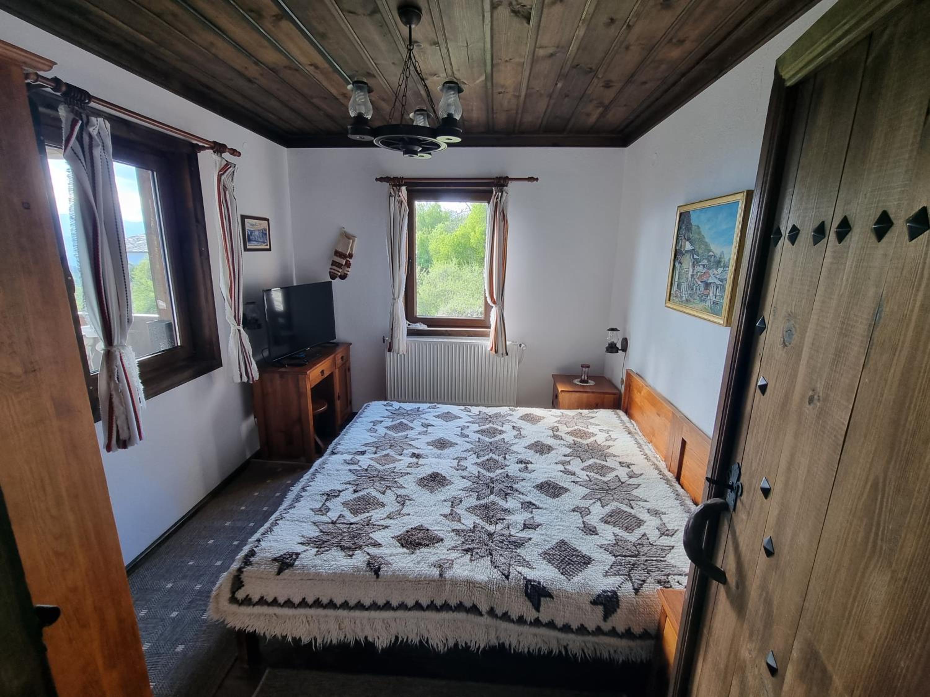 Leshten Valentin's House