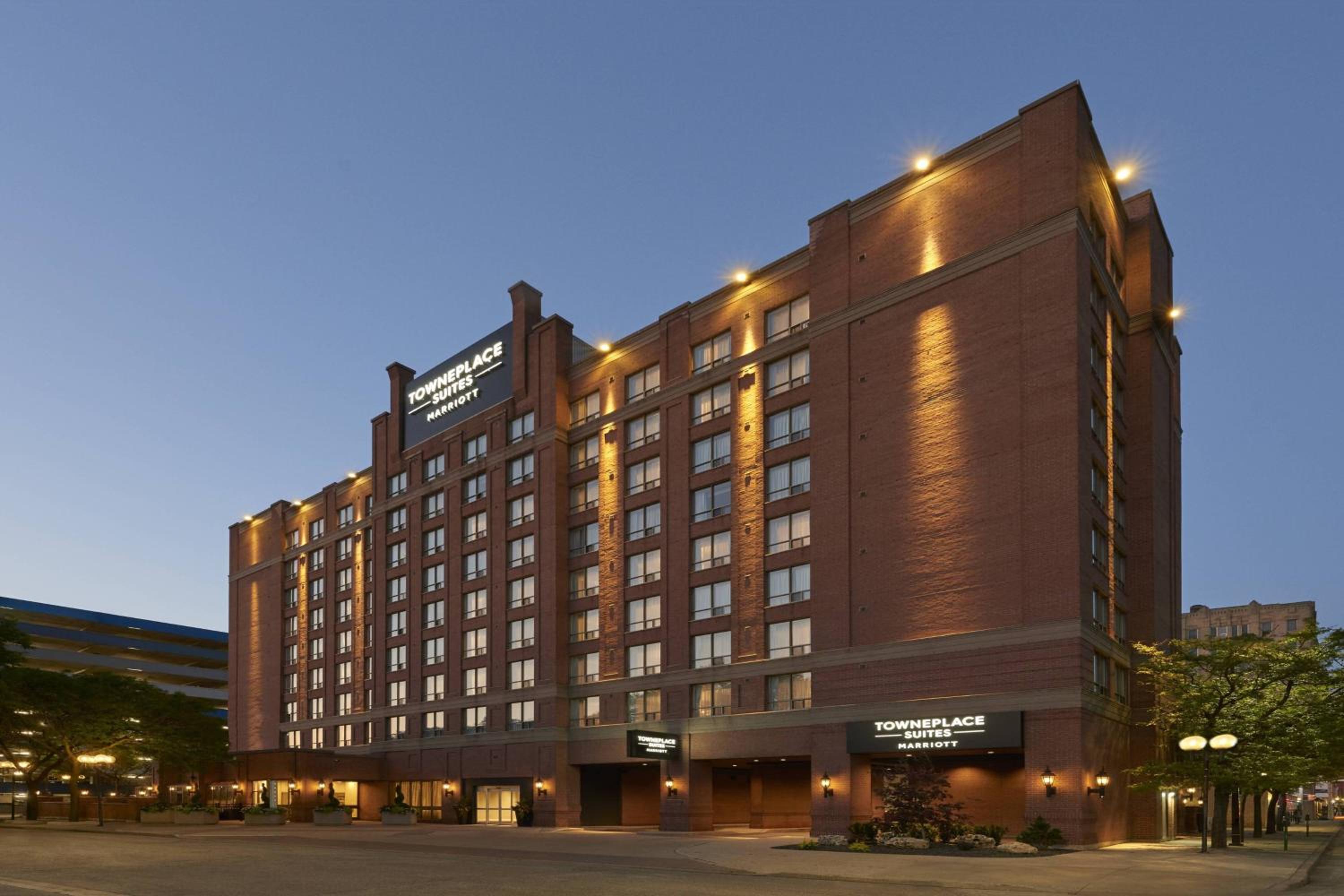 Windsor Vacations - TownePlace Suites by Marriott Windsor - Property Image 18