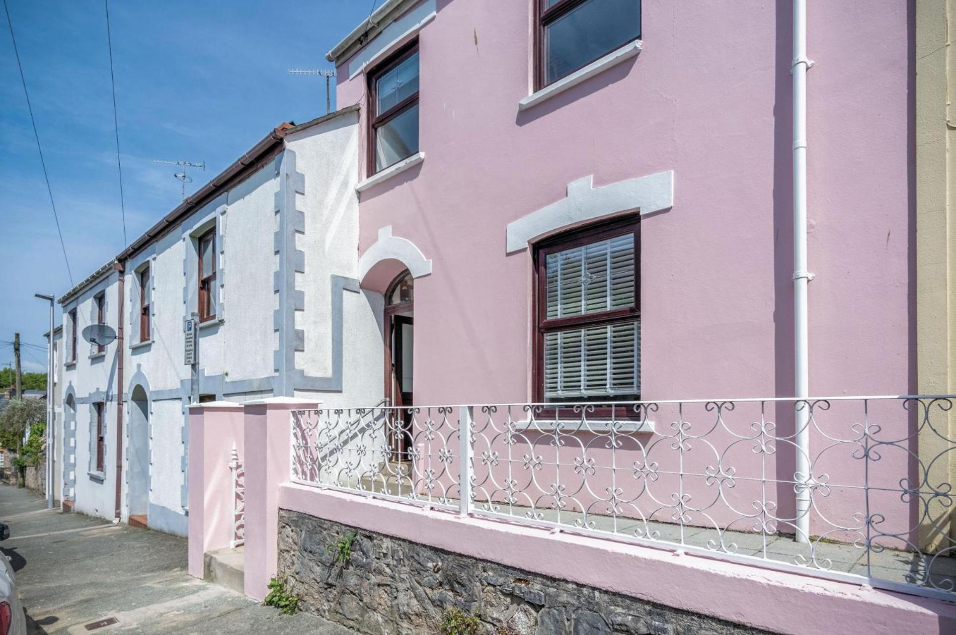 Canol Y Bryn - 3 Bedroom Holiday Home - Tenby view 5