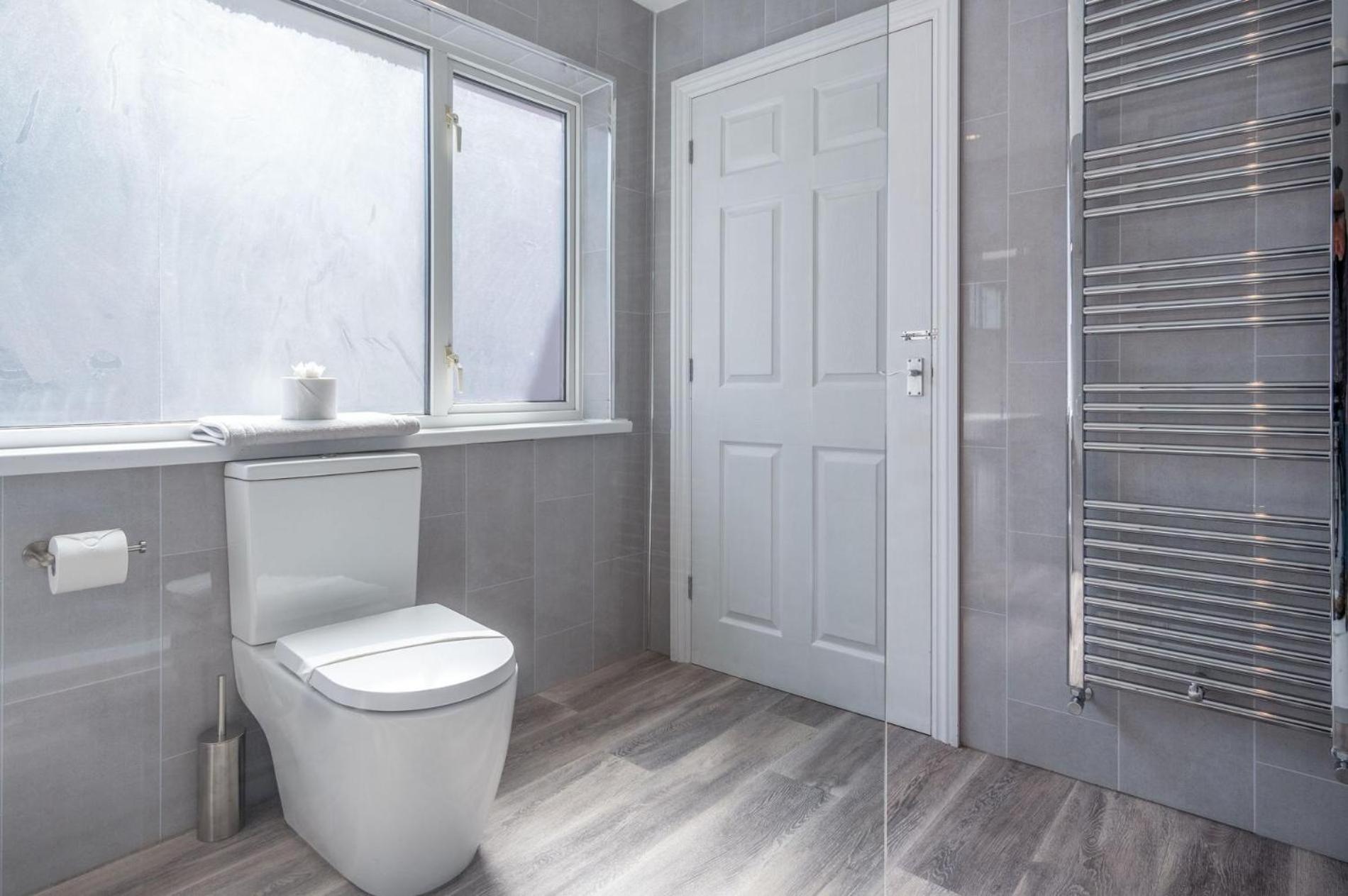 Canol Y Bryn - 3 Bedroom Holiday Home - Tenby view 4