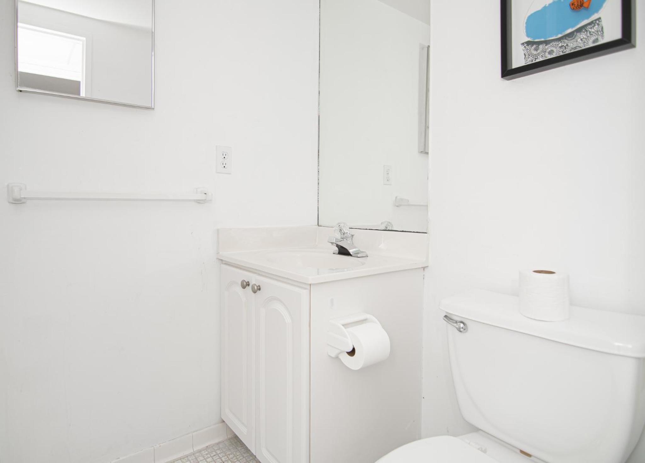 Modern Ocean View Apartment by Miami Te Espera - HALLANDALE 9E