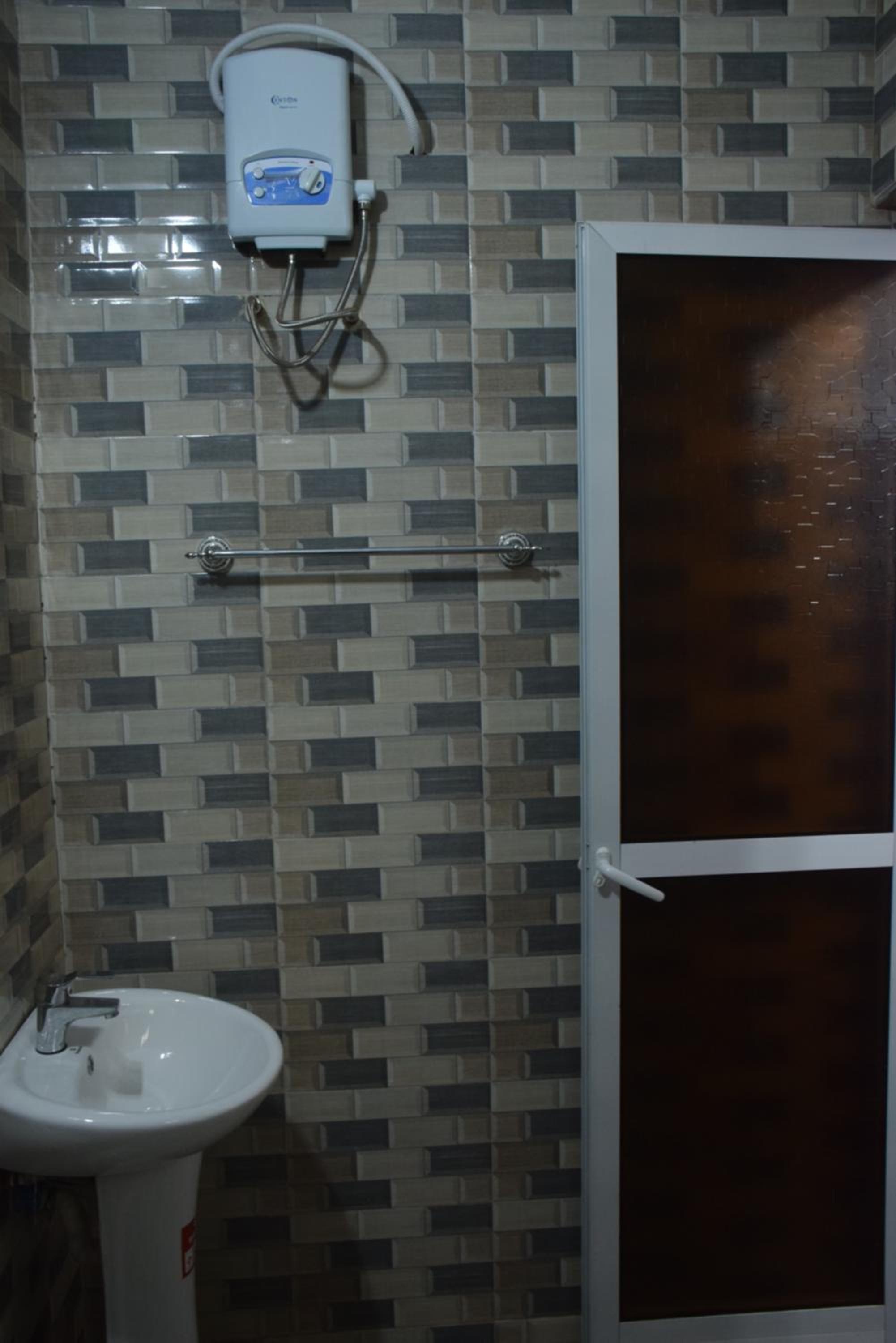 Photo 9