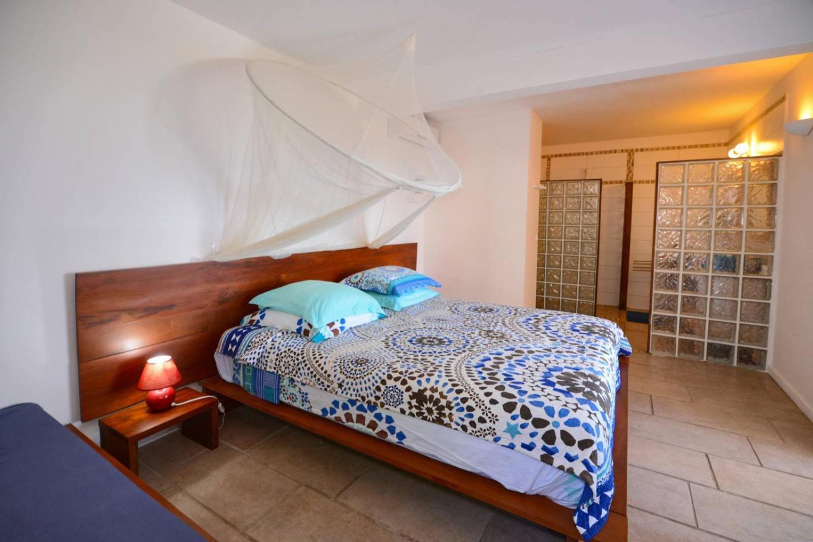 Vue Turquoise Parasol