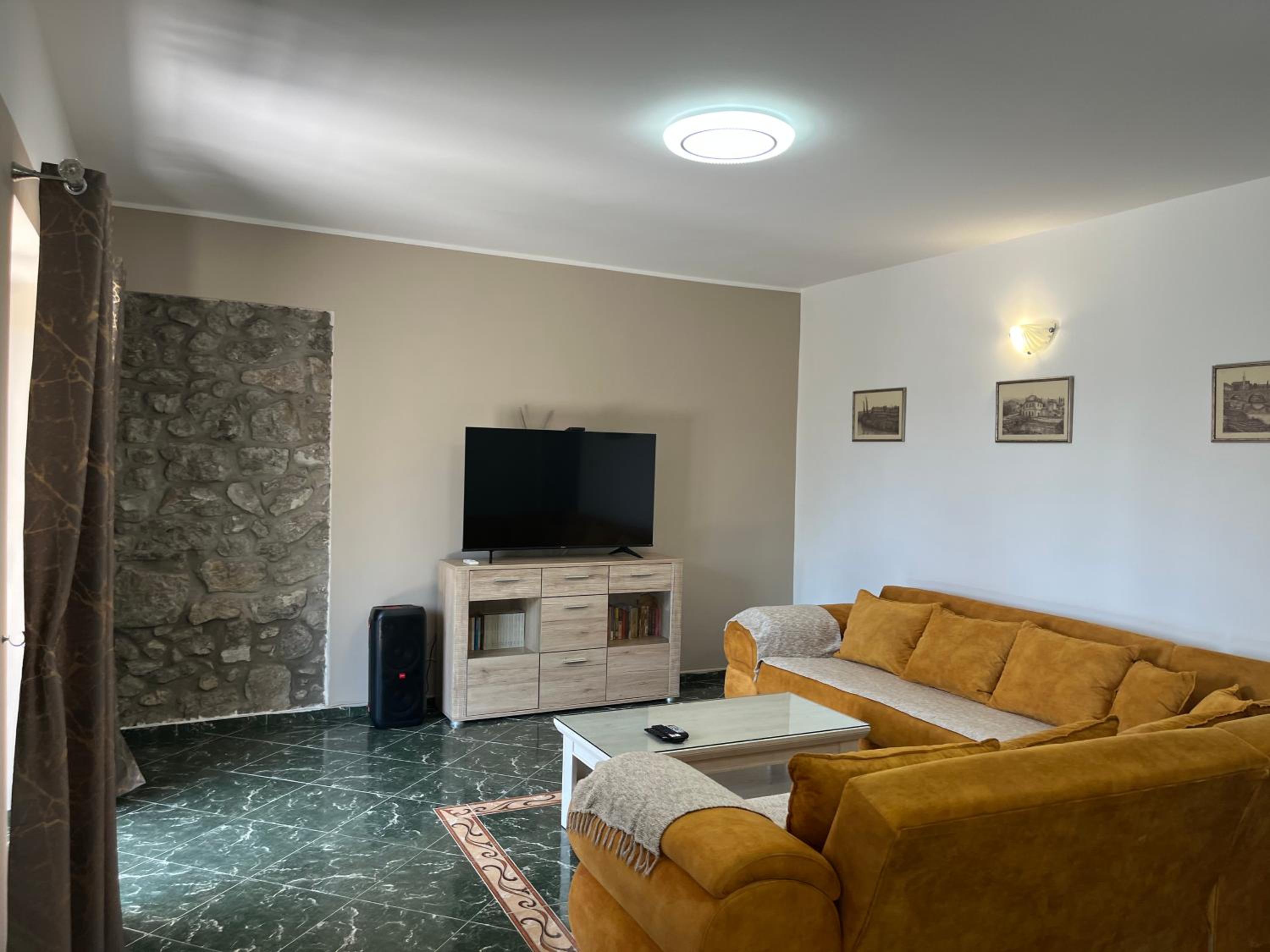 Cezar Apartment 3 view 3