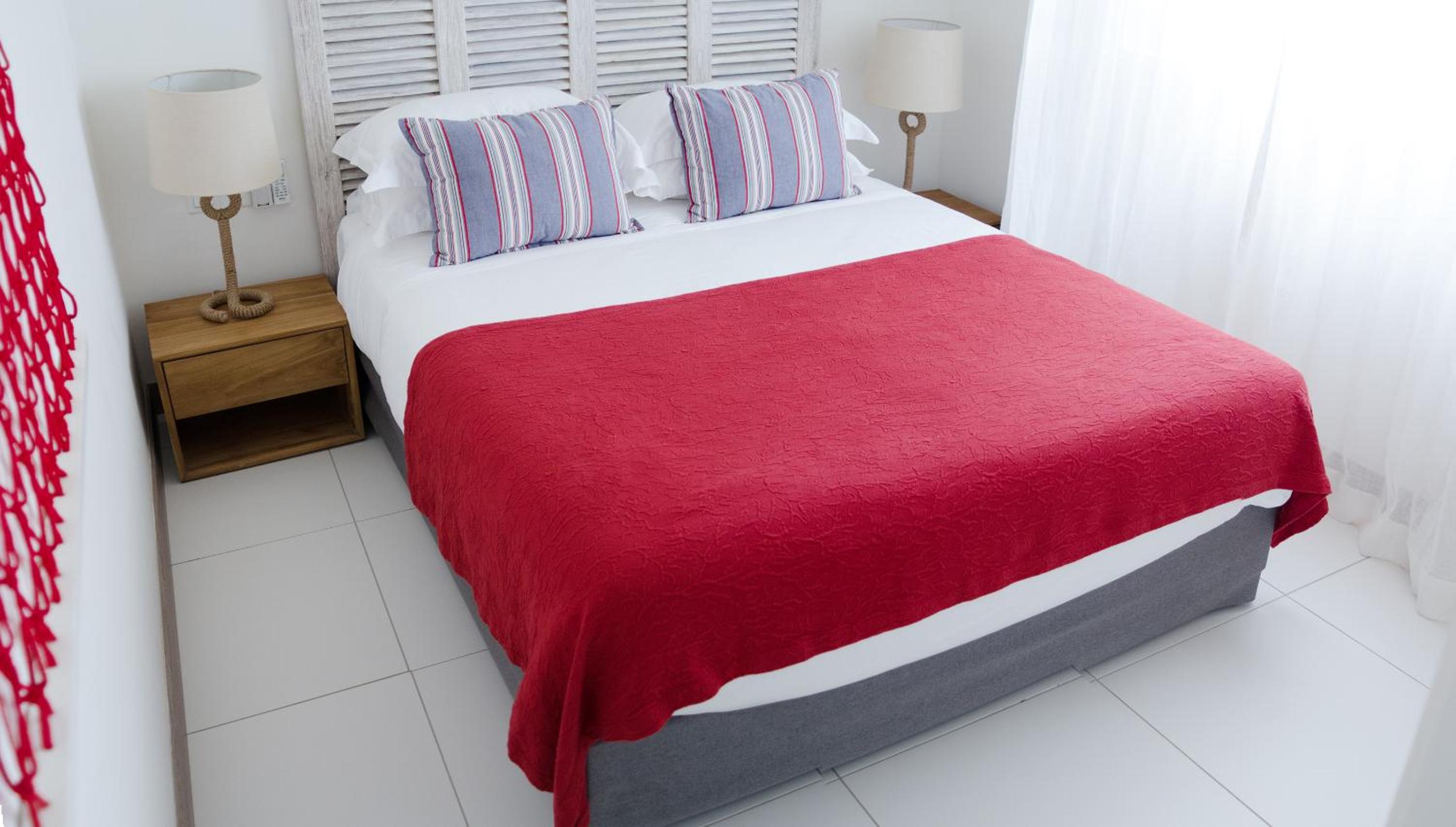 Summer Breeze - Beachfront - 3 Bedrooms Suite, photo 7