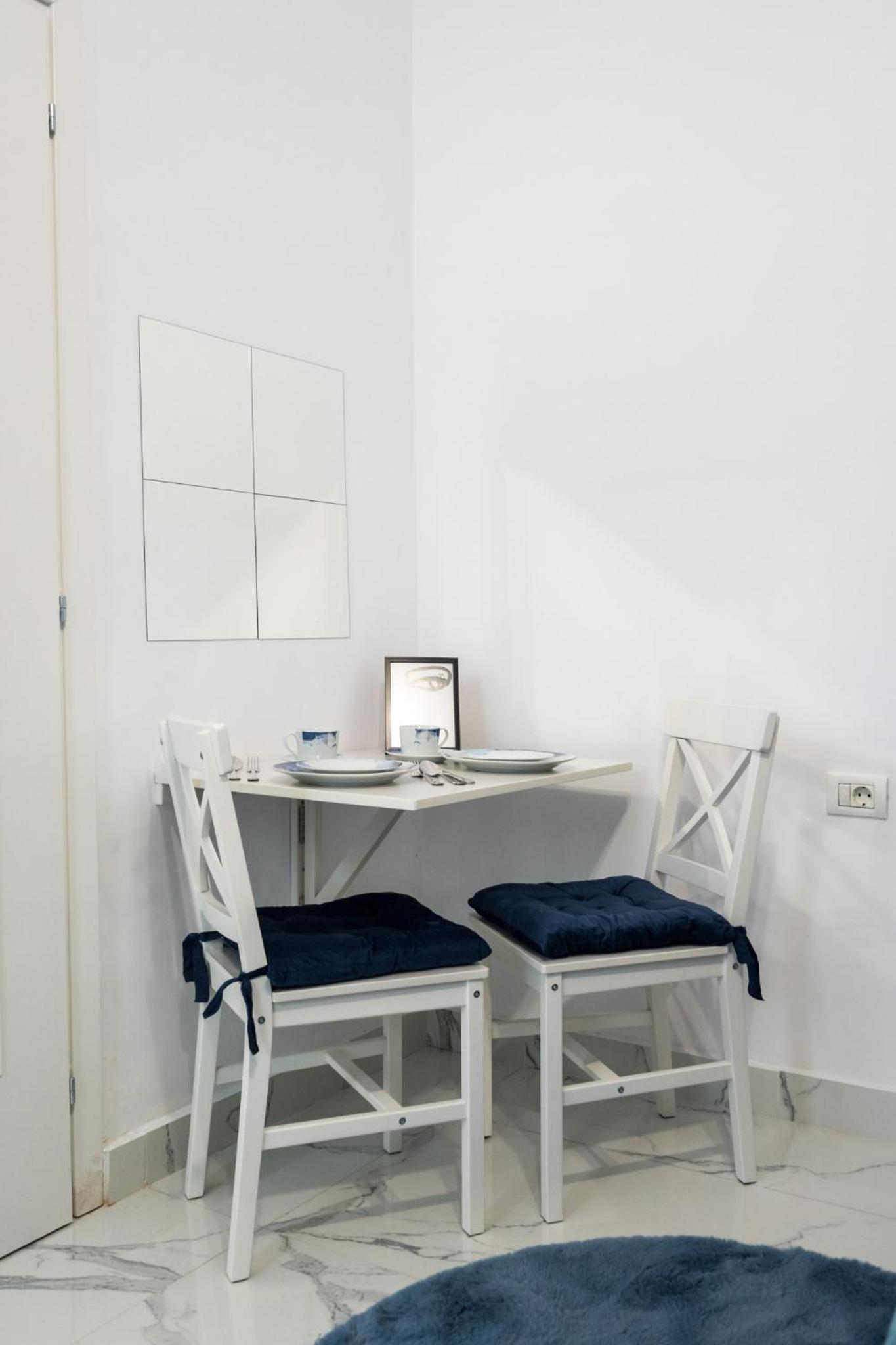 Blue-Line-Apartment-Unirii view 2