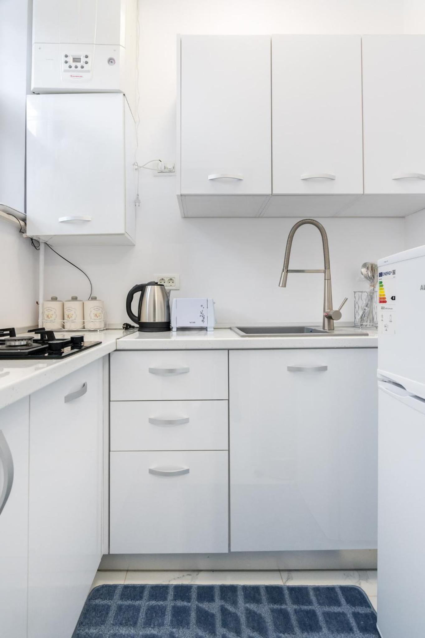 Blue-Line-Apartment-Unirii view 4