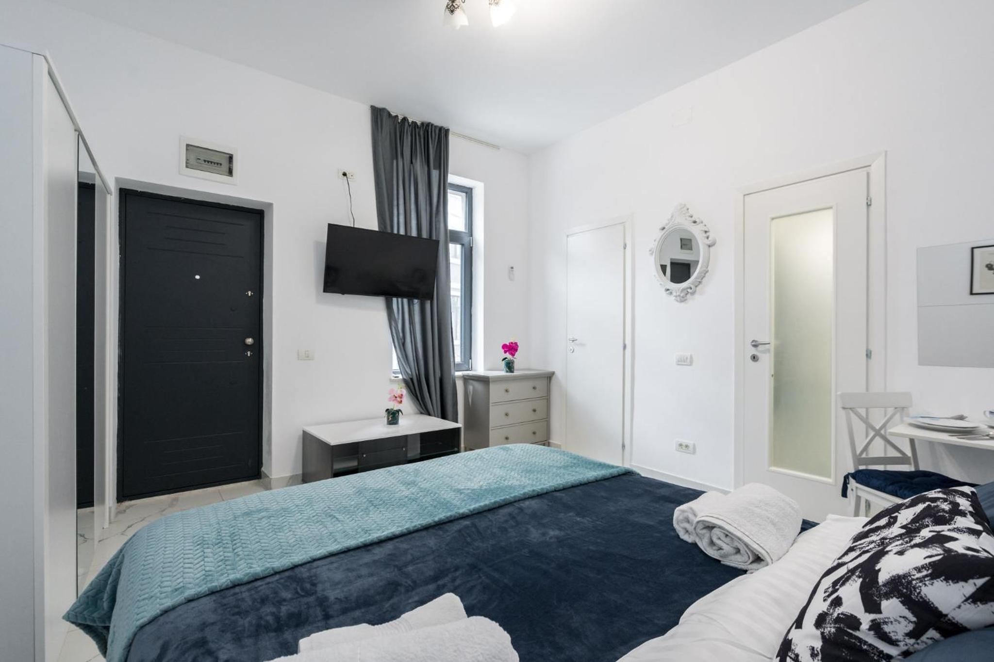 Blue-Line-Apartment-Unirii view 5