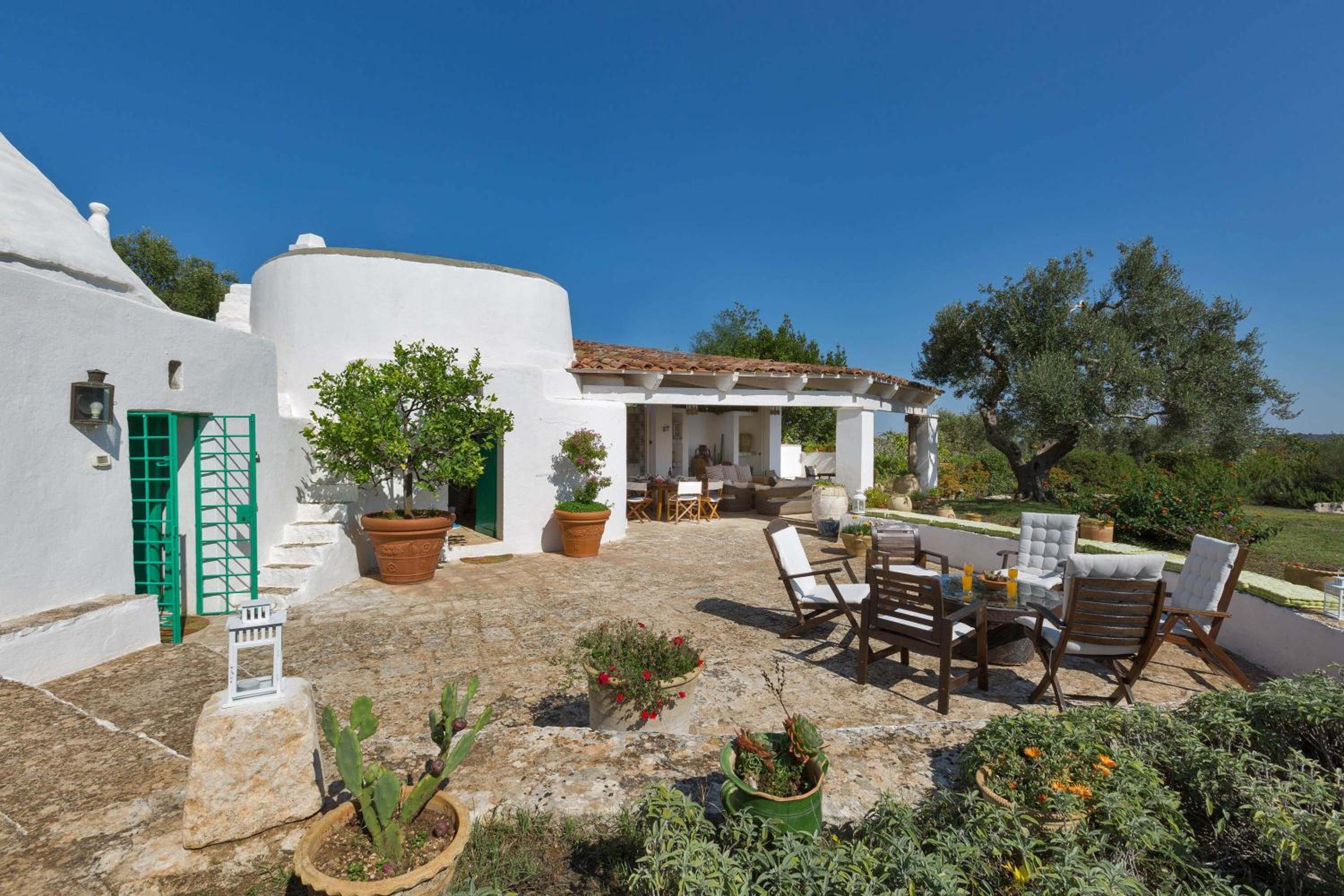 Trulli Il Cappero by Perle di Puglia