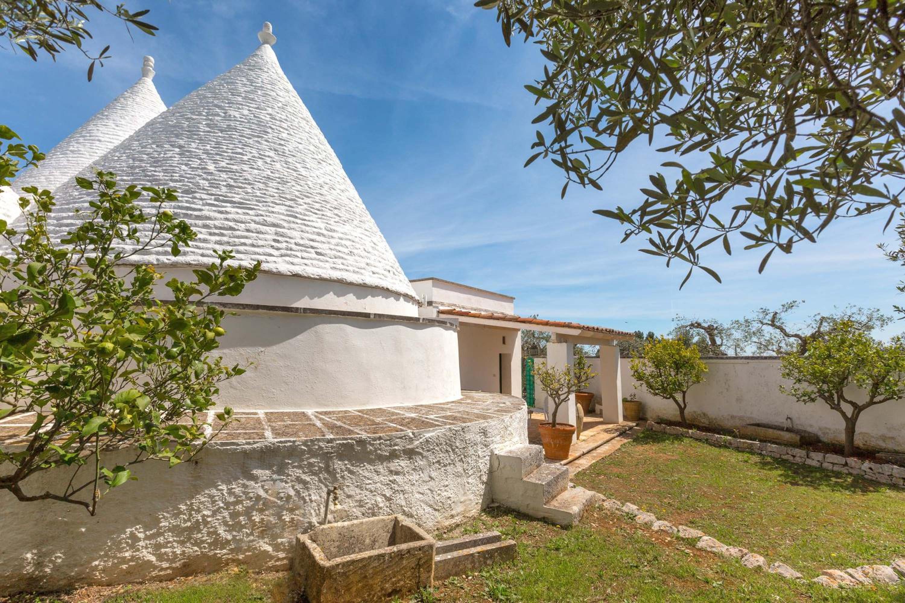Trulli Il Cappero by Perle di Puglia