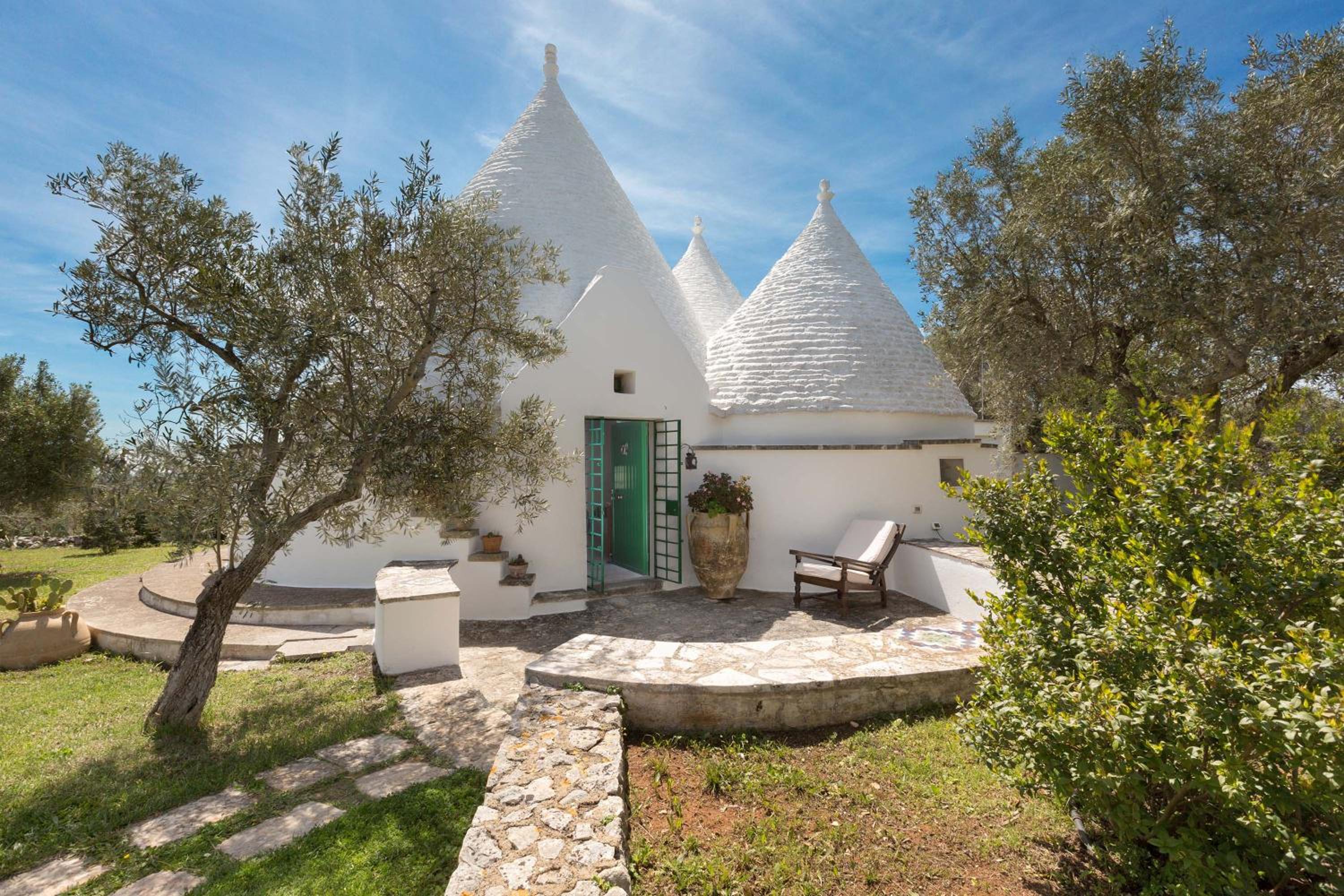 Trulli Il Cappero by Perle di Puglia