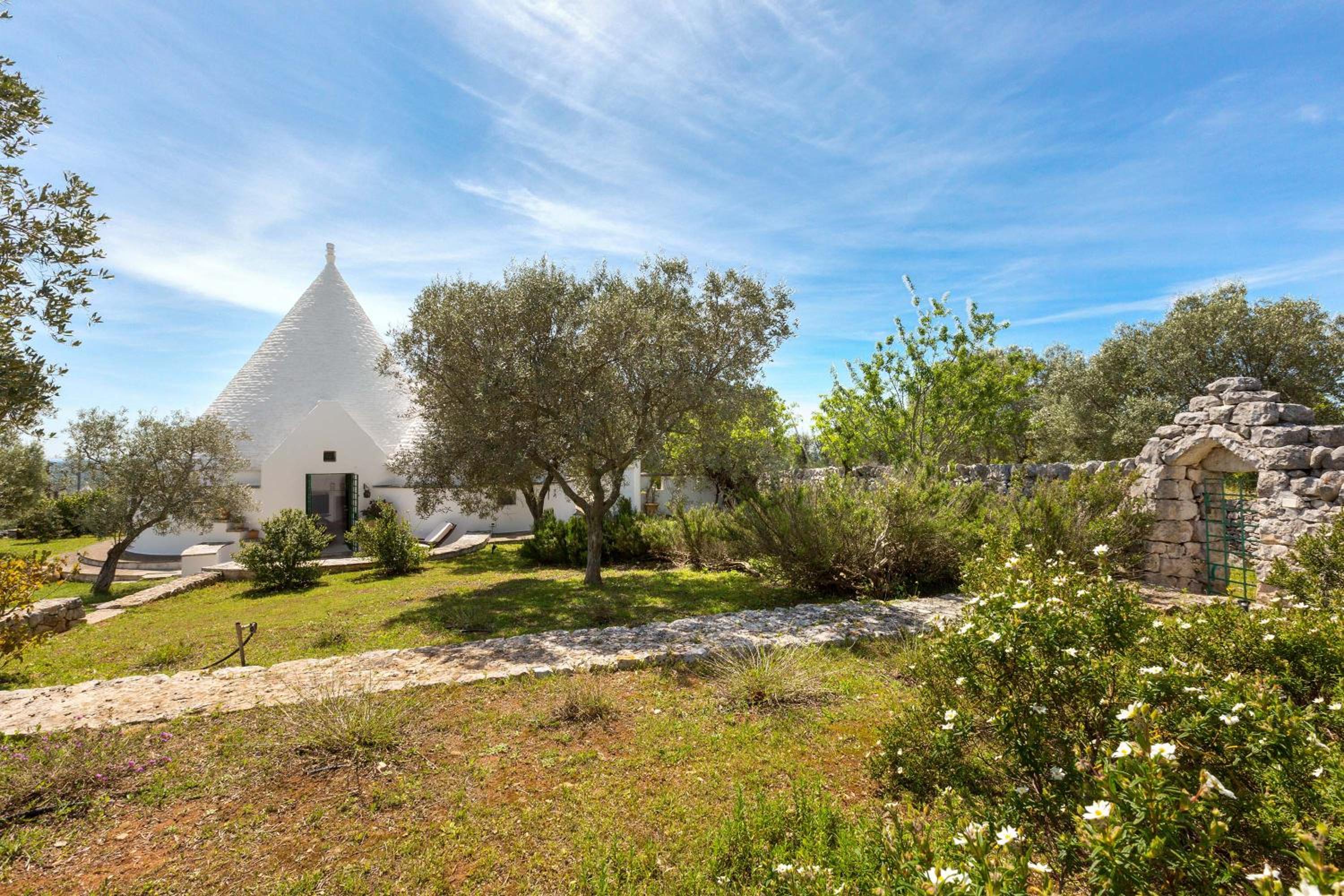 Trulli Il Cappero by Perle di Puglia