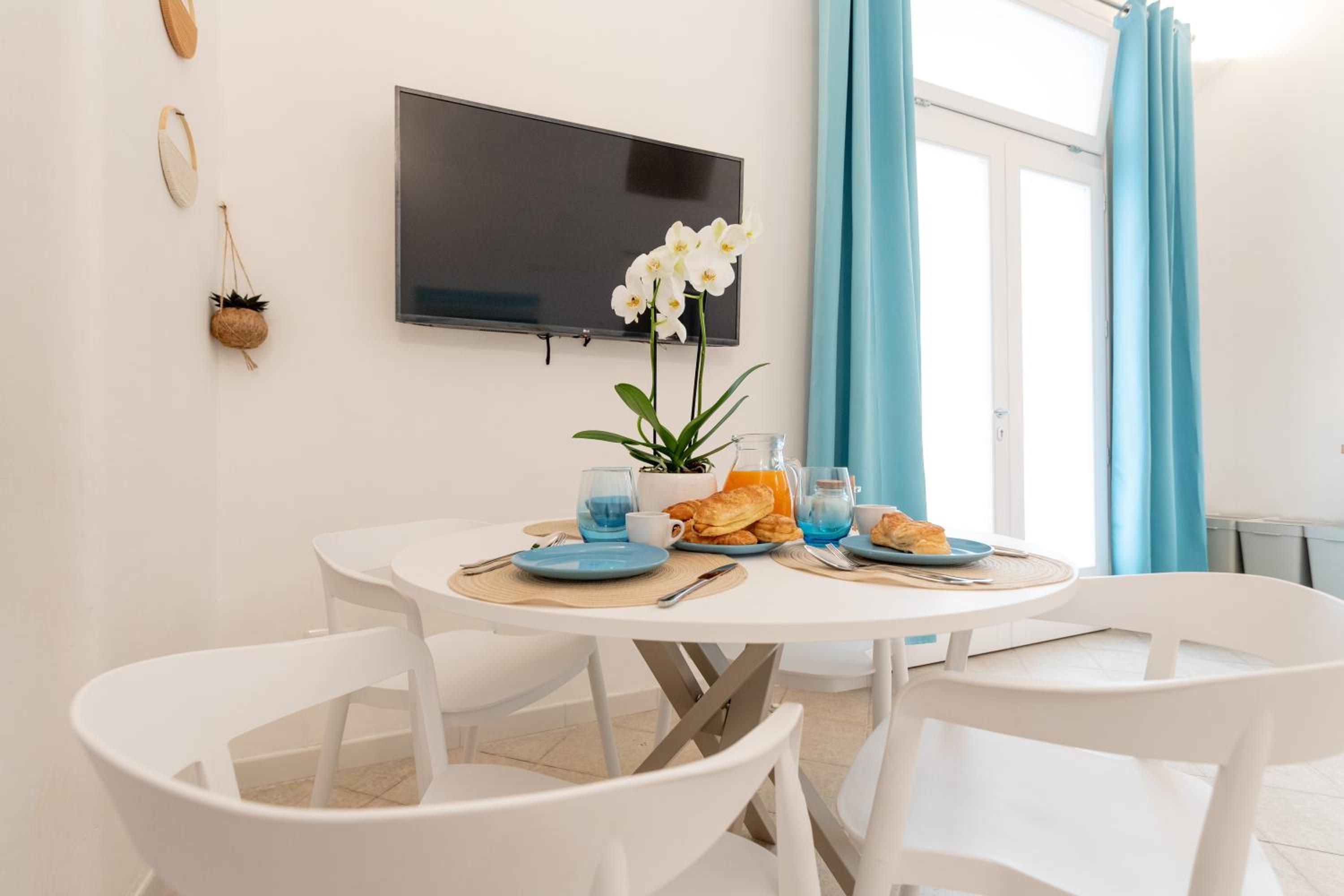 Aqua Holiday Apartments